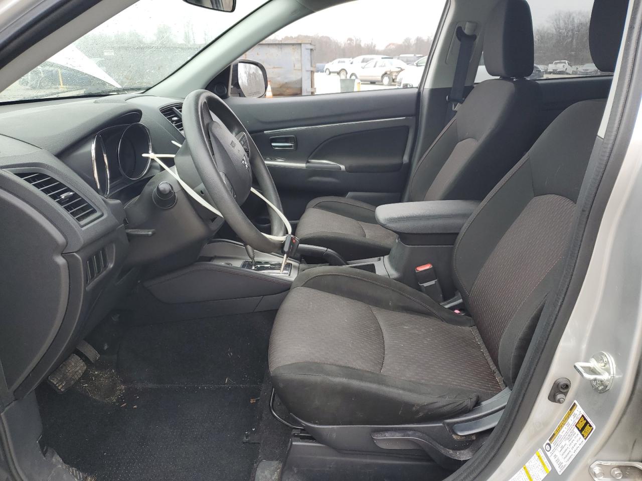 MITSUBISHI OUTLANDER ES