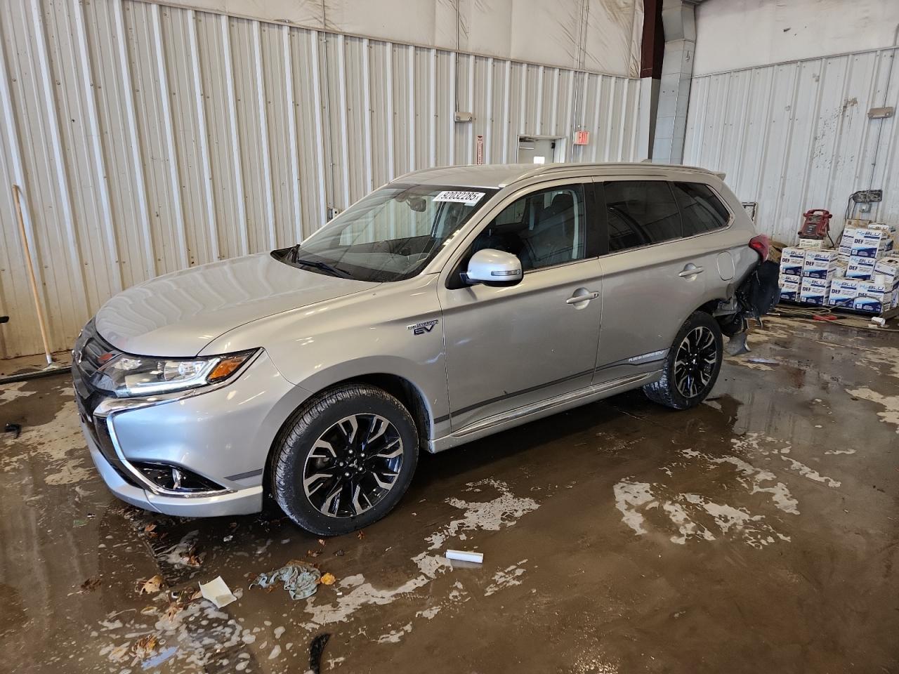 MITSUBISHI OUTLANDER SE