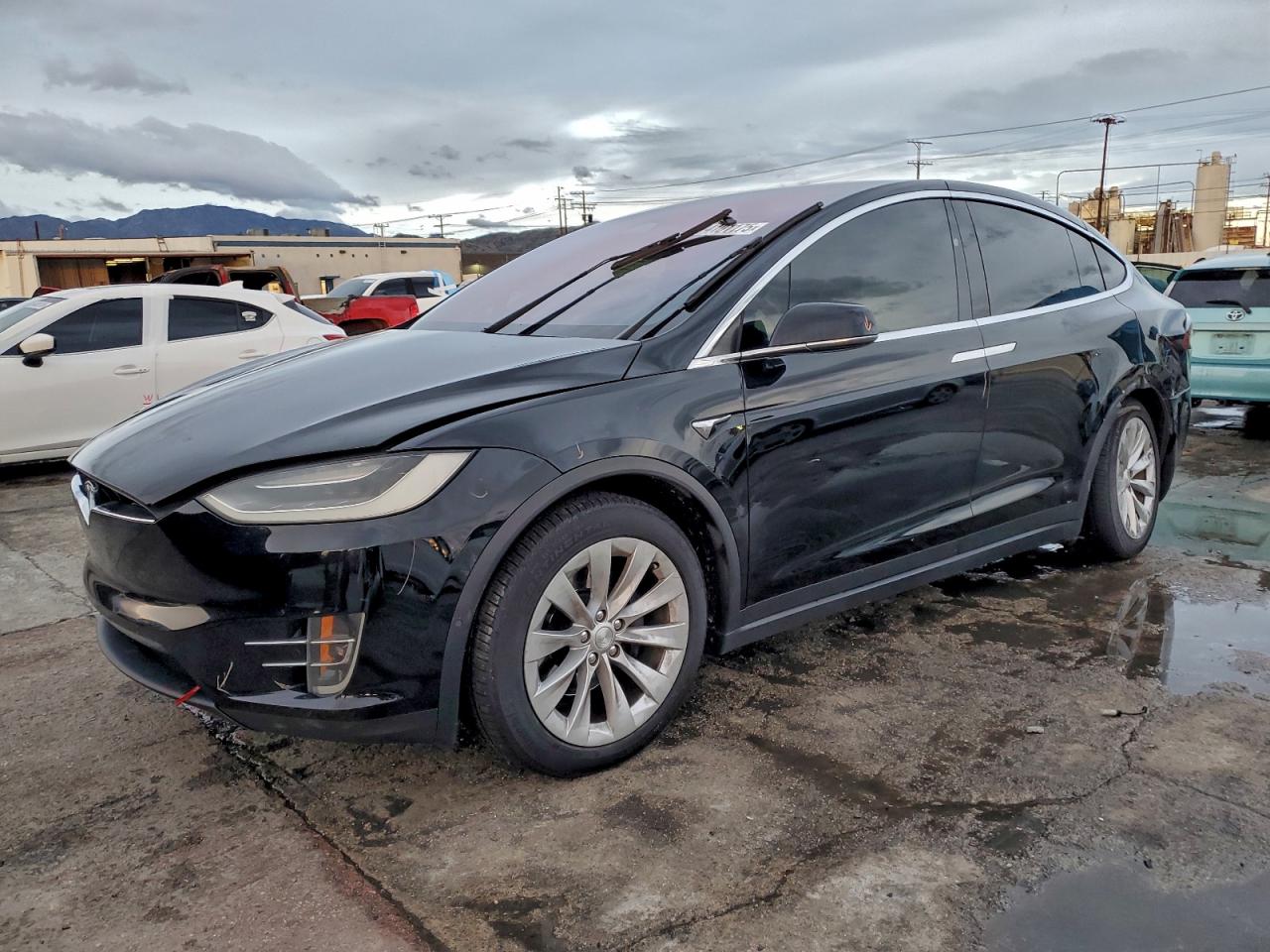 TESLA MODEL X
