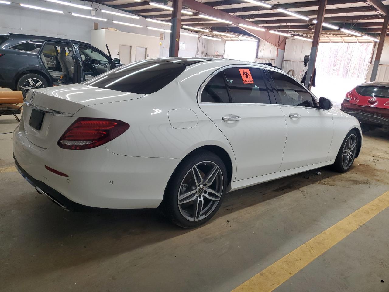 MERCEDES-BENZ E-CLASS 300