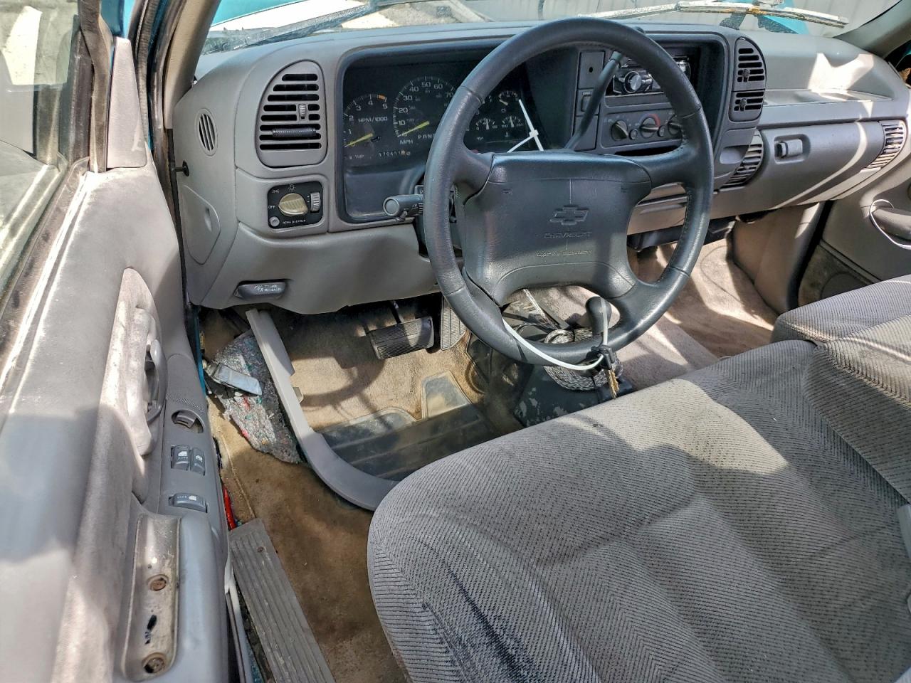 Lot #3301810351 1995 CHEVROLET GMT-400 K1