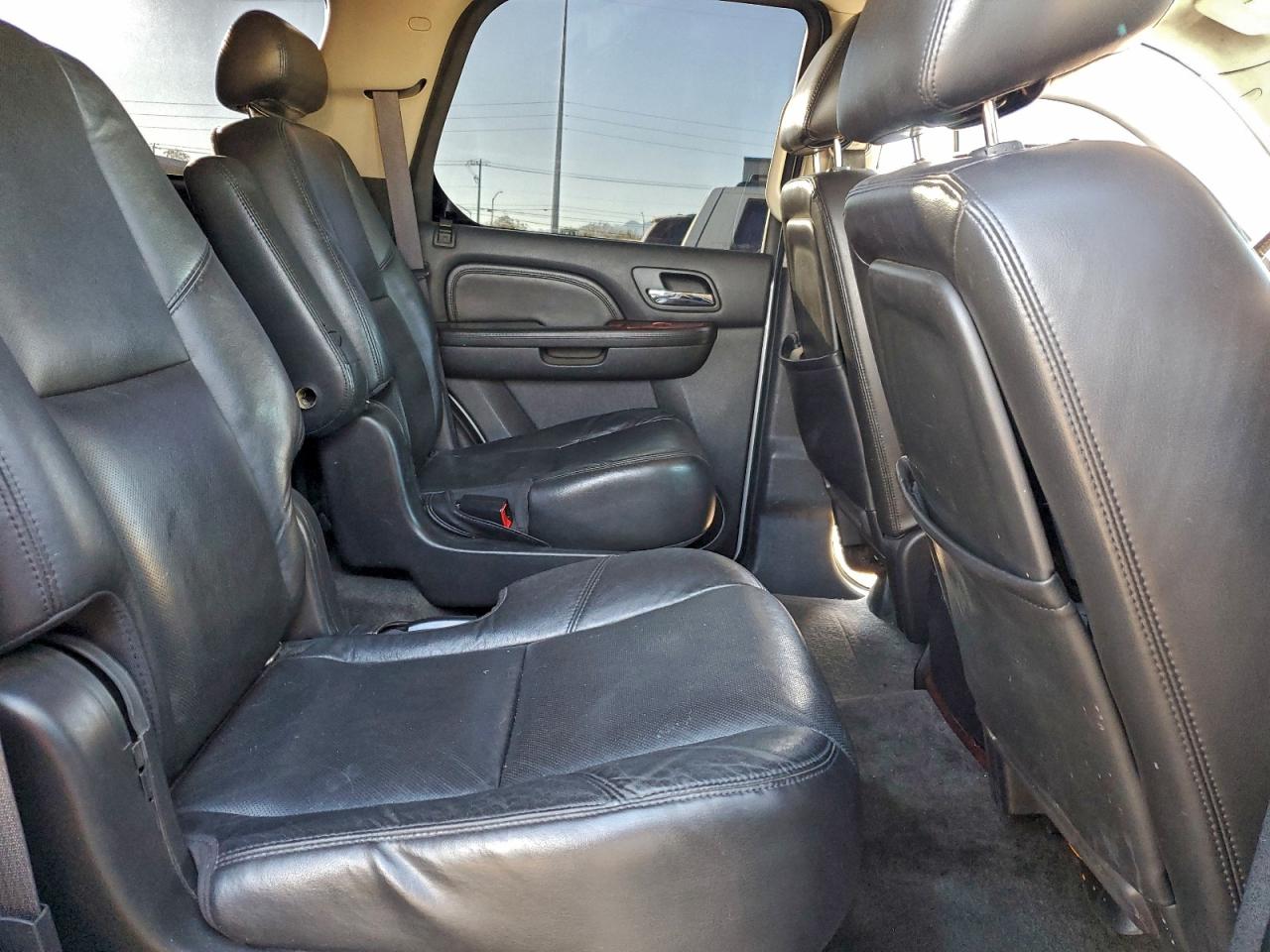 CADILLAC ESCALADE PREMIUM