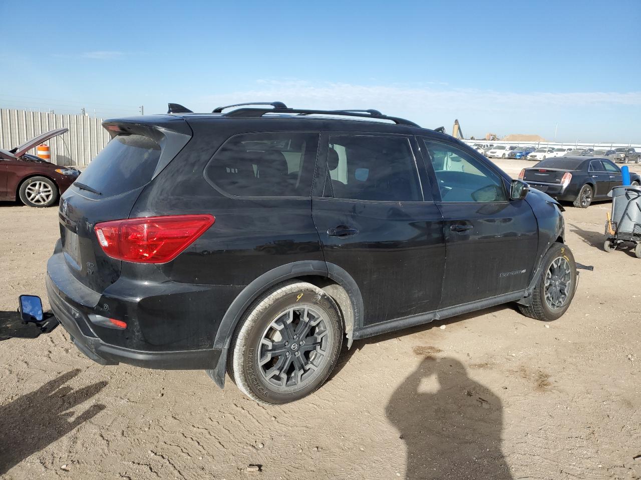 NISSAN PATHFINDER SV