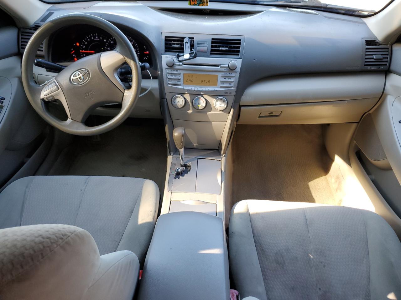 TOYOTA CAMRY BASE