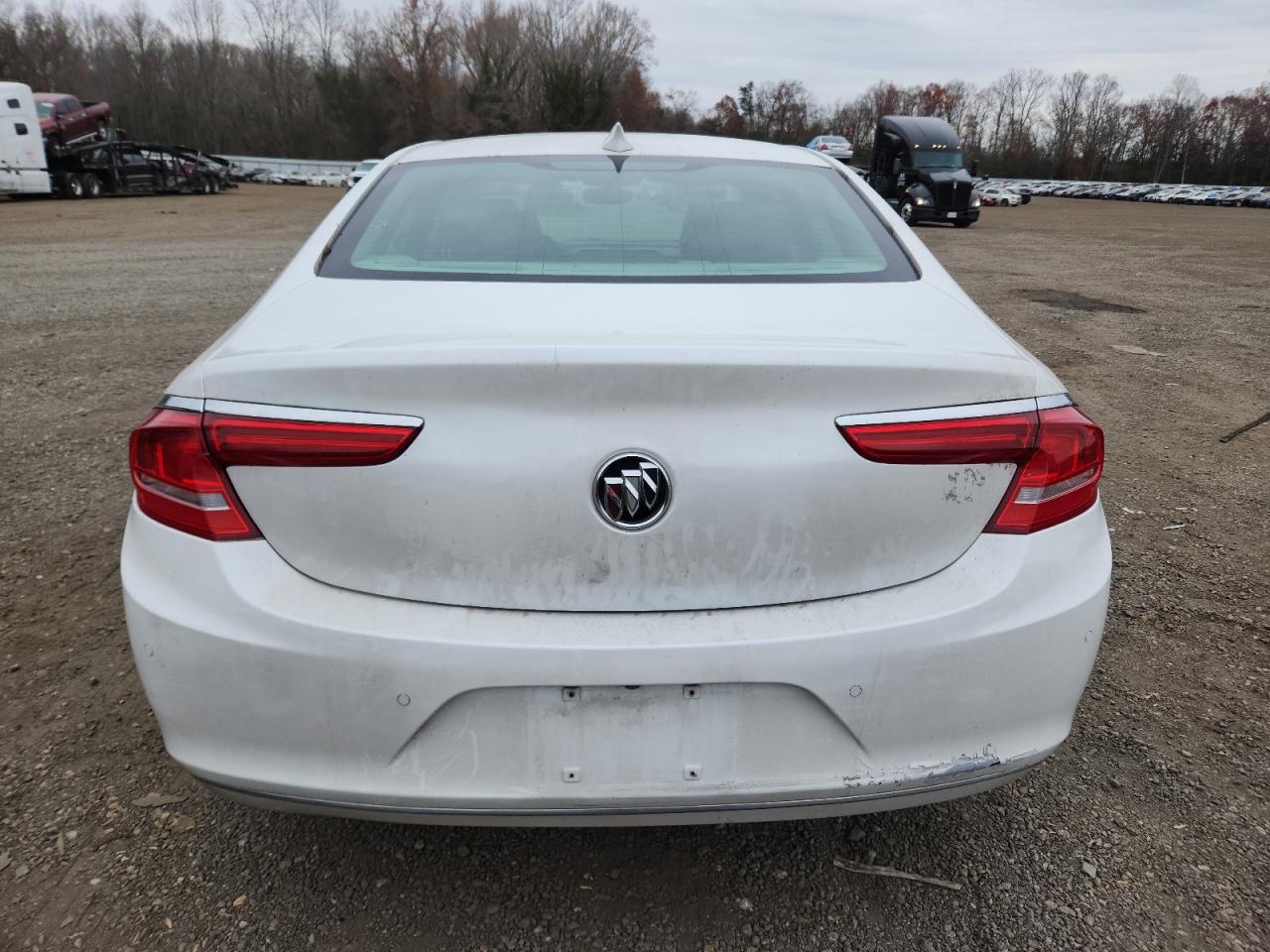 BUICK LACROSSE ESSENCE