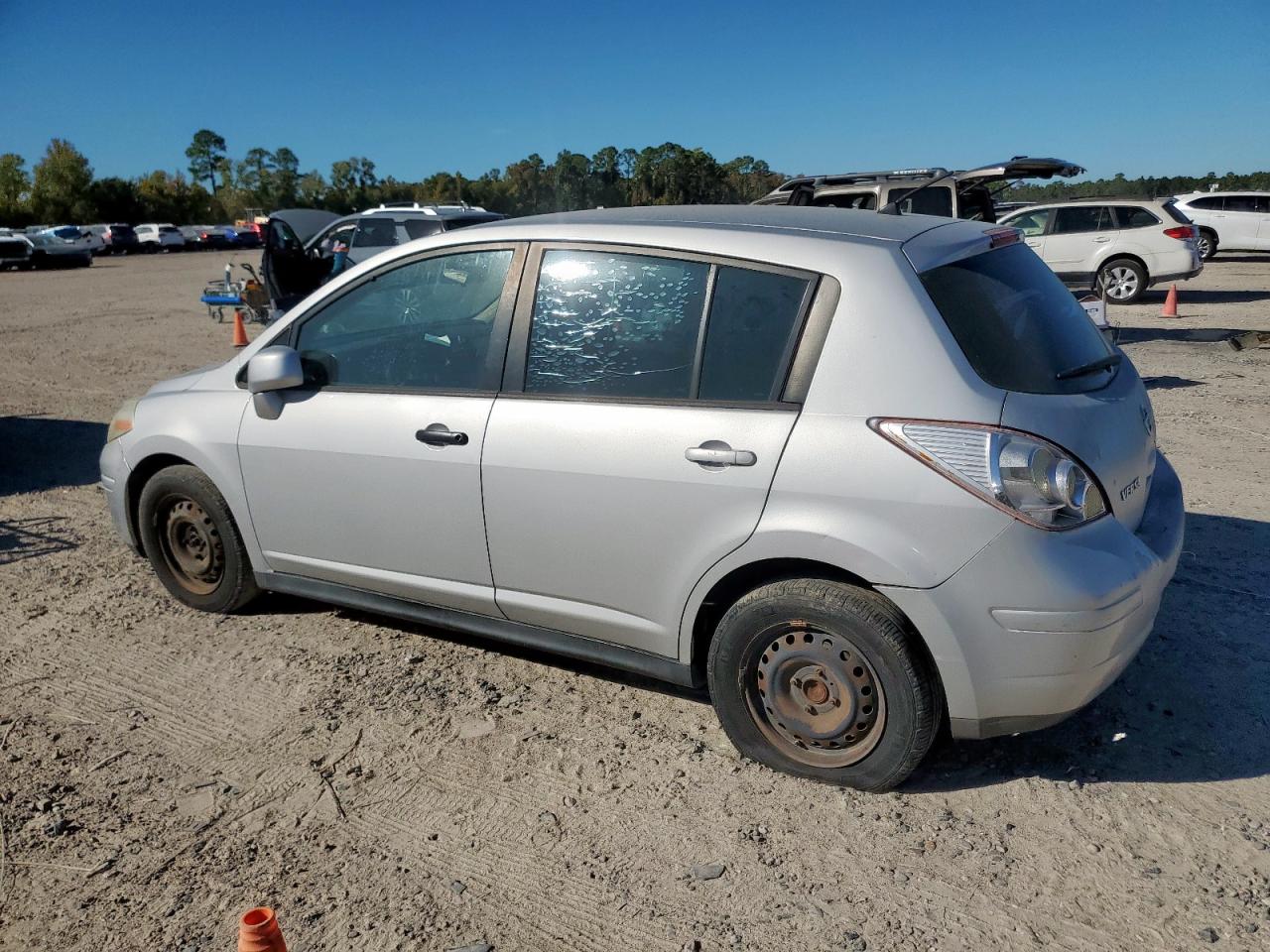NISSAN VERSA S