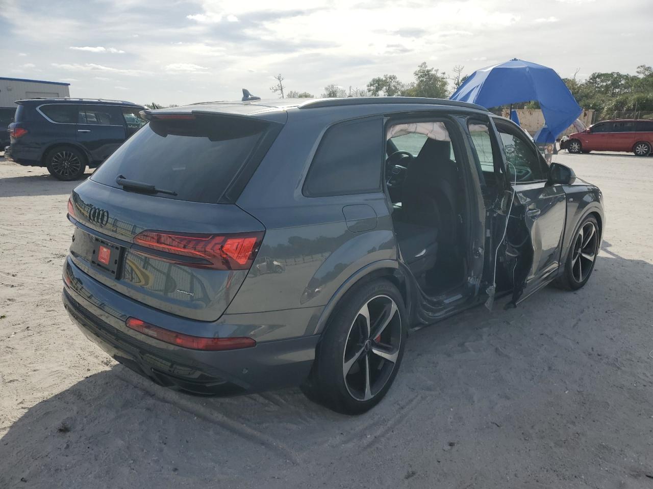 AUDI Q7 PRESTIGE S-LINE