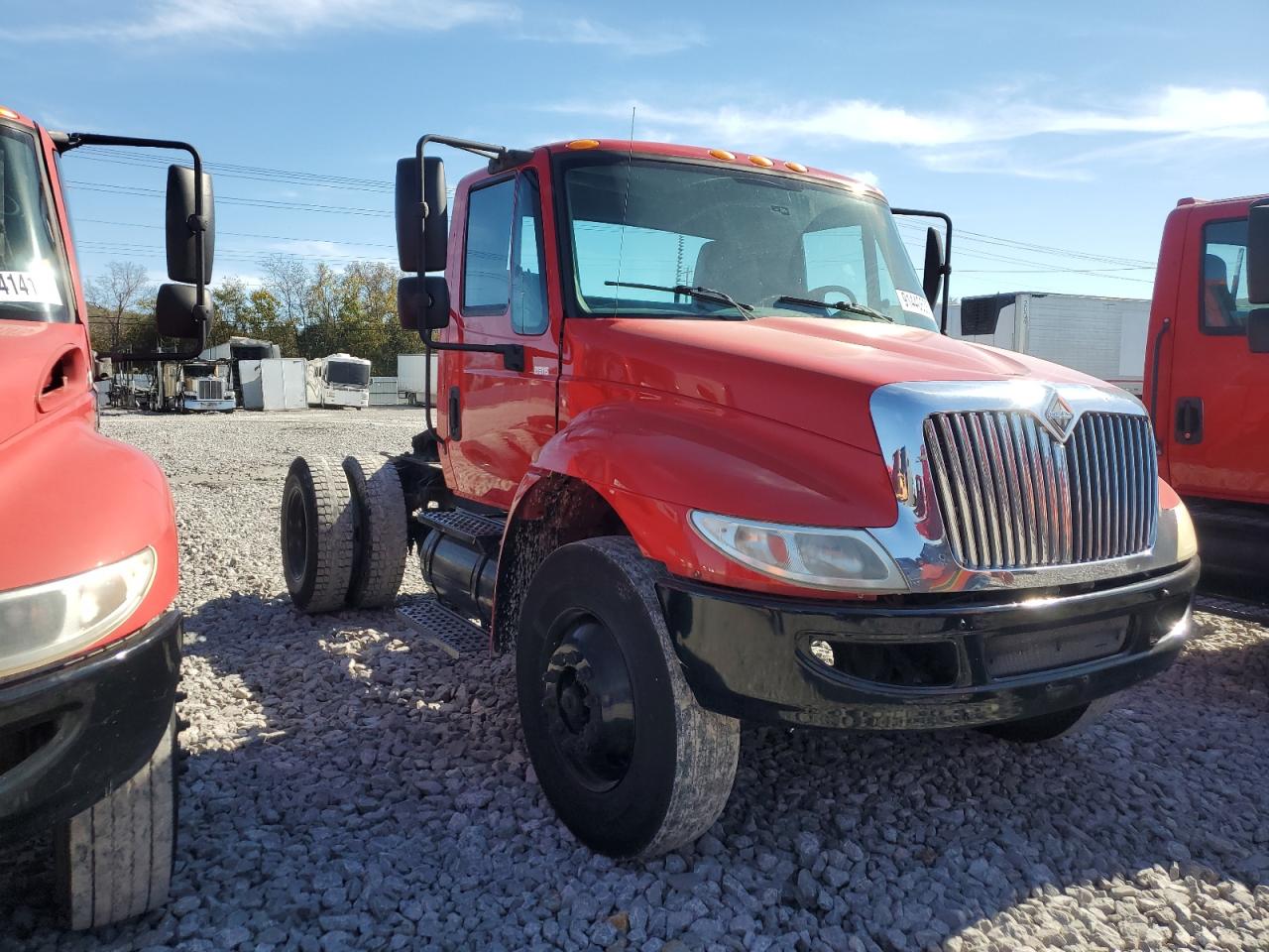 Lot #3285733706 2002 INTERNATIONAL 4400