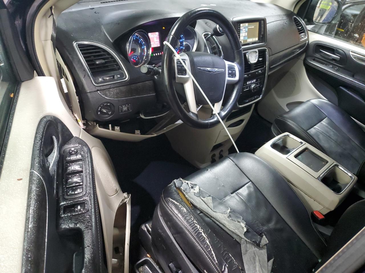 CHRYSLER TOWN & COUNTRY TOURING