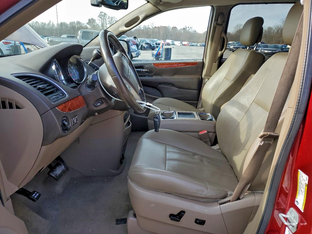 CHRYSLER TOWN & COUNTRY TOURING L