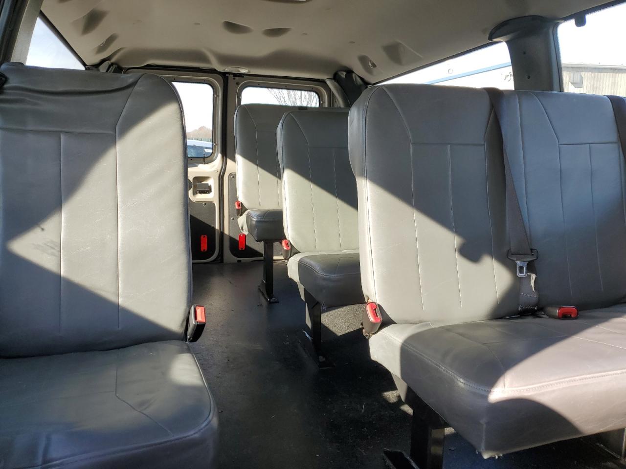 FORD ECONOLINE E250 VAN