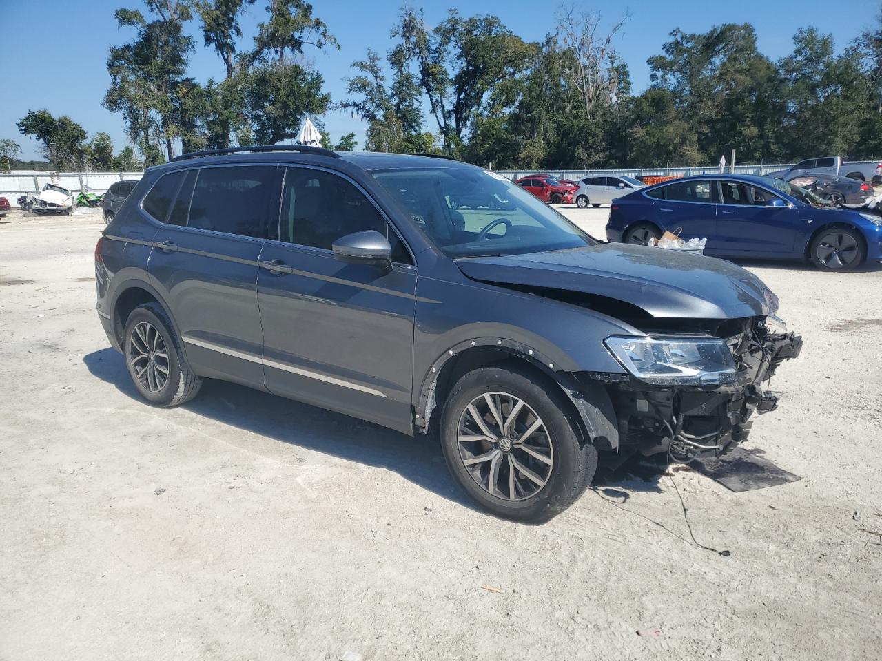 VOLKSWAGEN TIGUAN SE