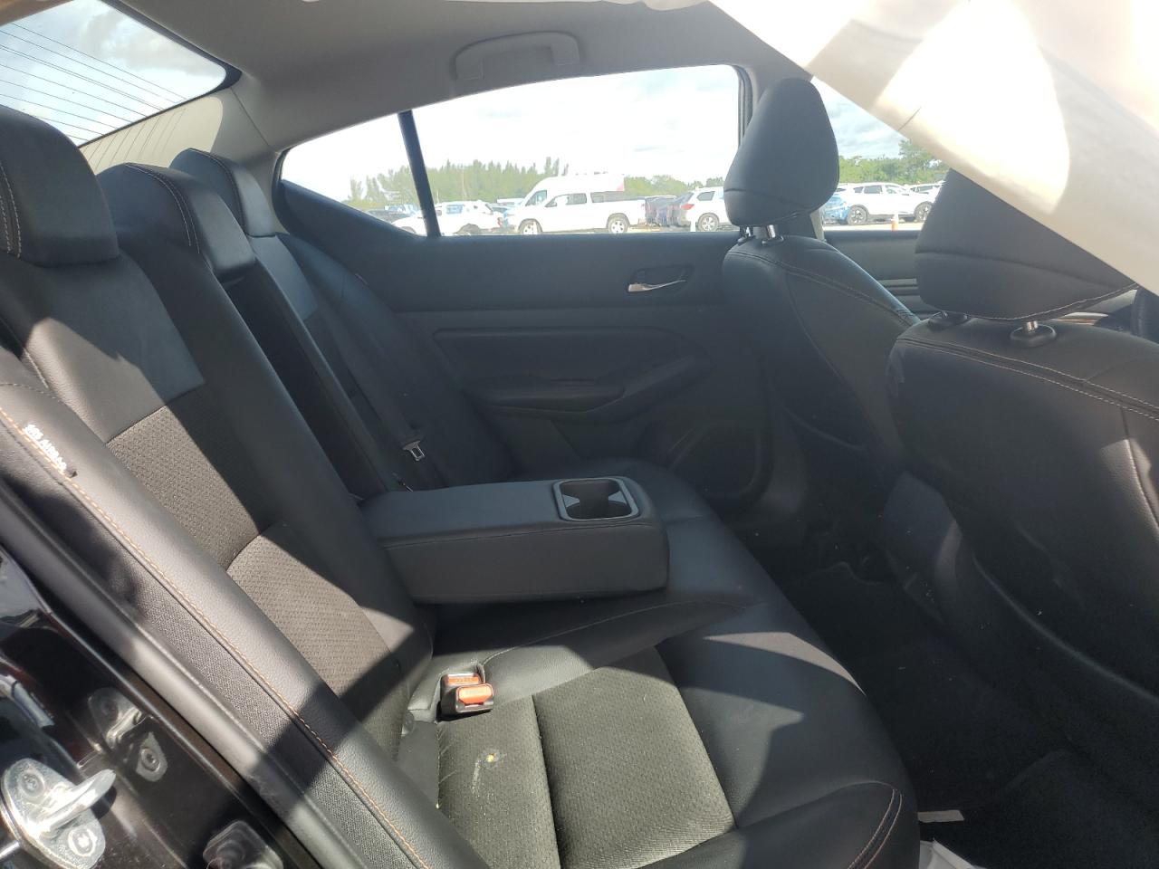 Lot #3302728119 2021 NISSAN ALTIMA SR