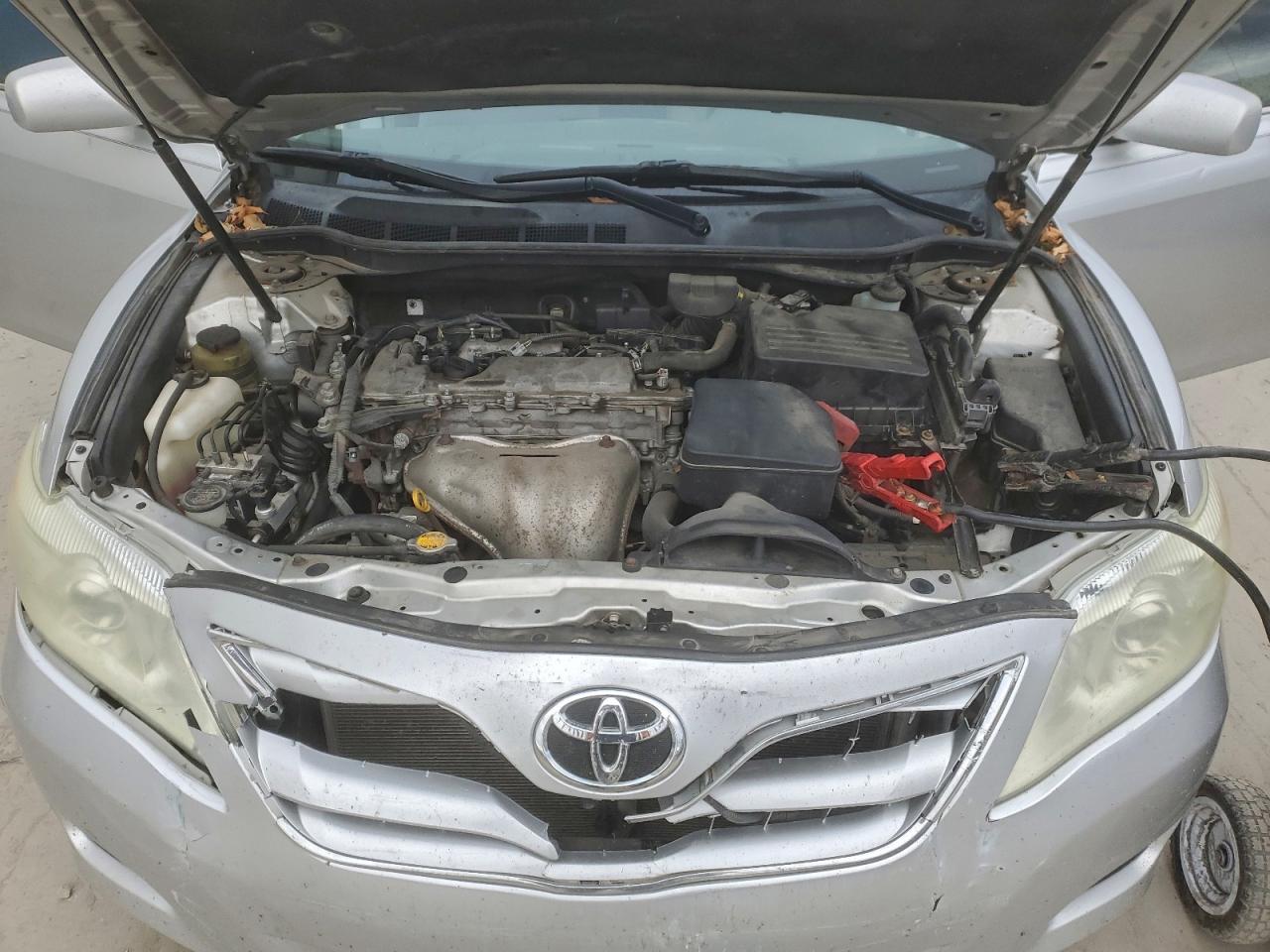 TOYOTA CAMRY BASE