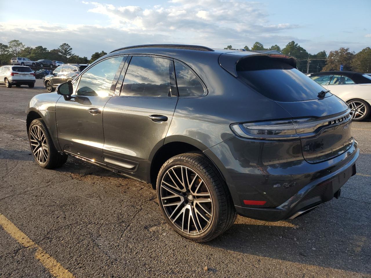 PORSCHE MACAN BASE