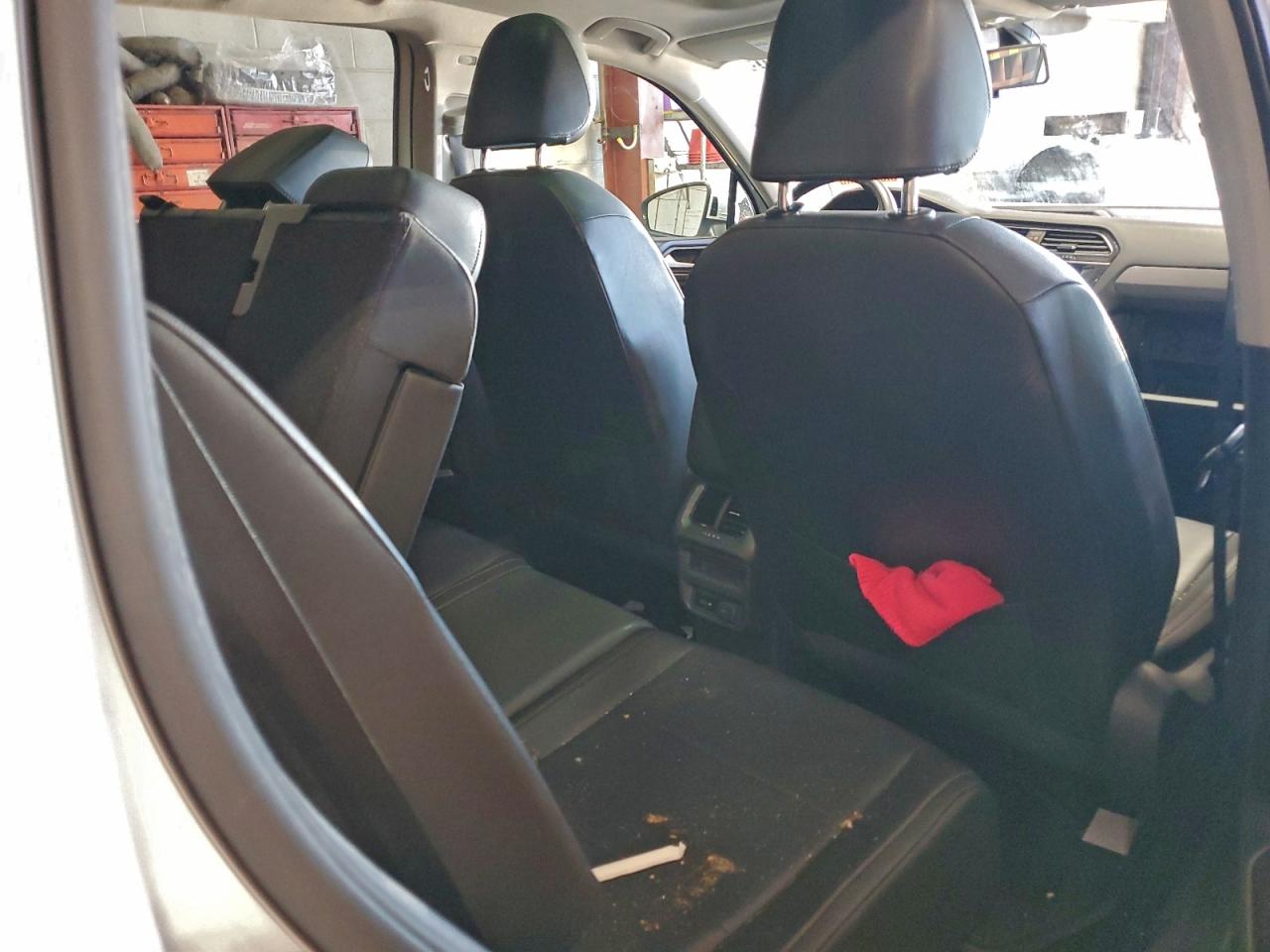 VOLKSWAGEN TIGUAN SE