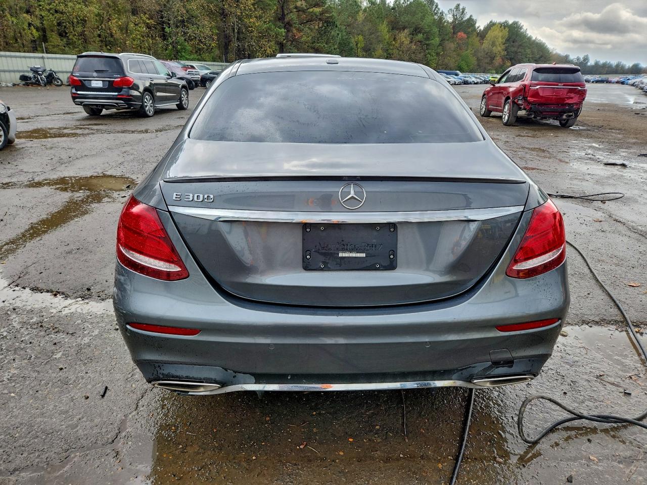 MERCEDES-BENZ E-CLASS 300