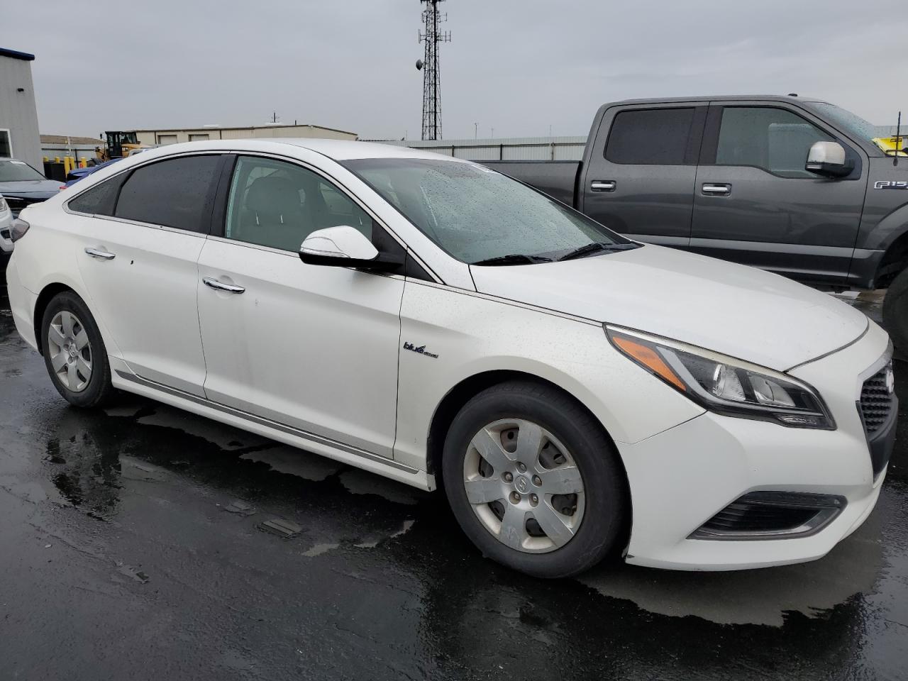 HYUNDAI SONATA HYBRID