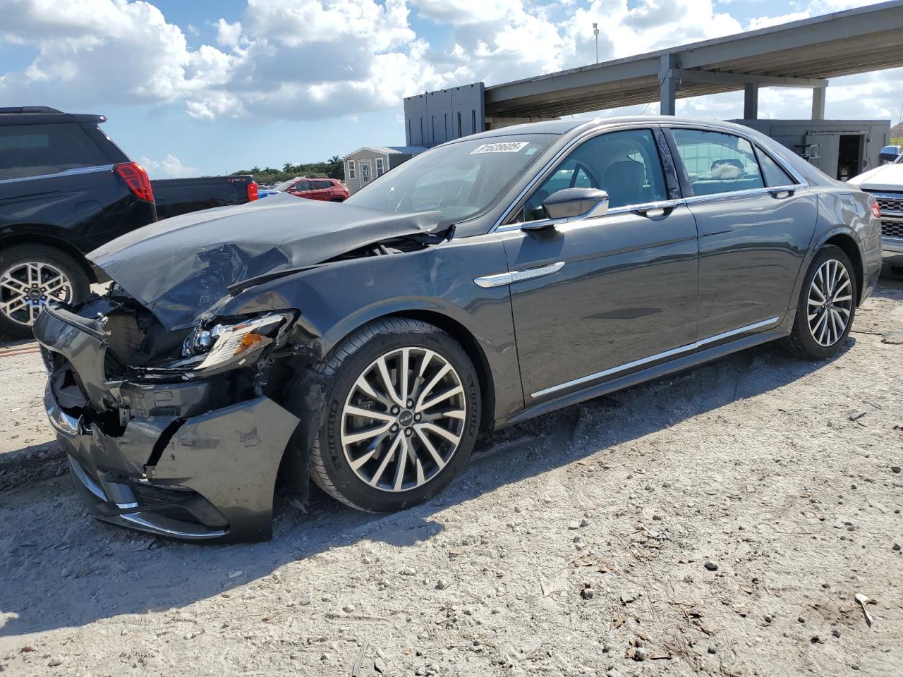 Lot #3301782362 2017 LINCOLN CONTINENTA