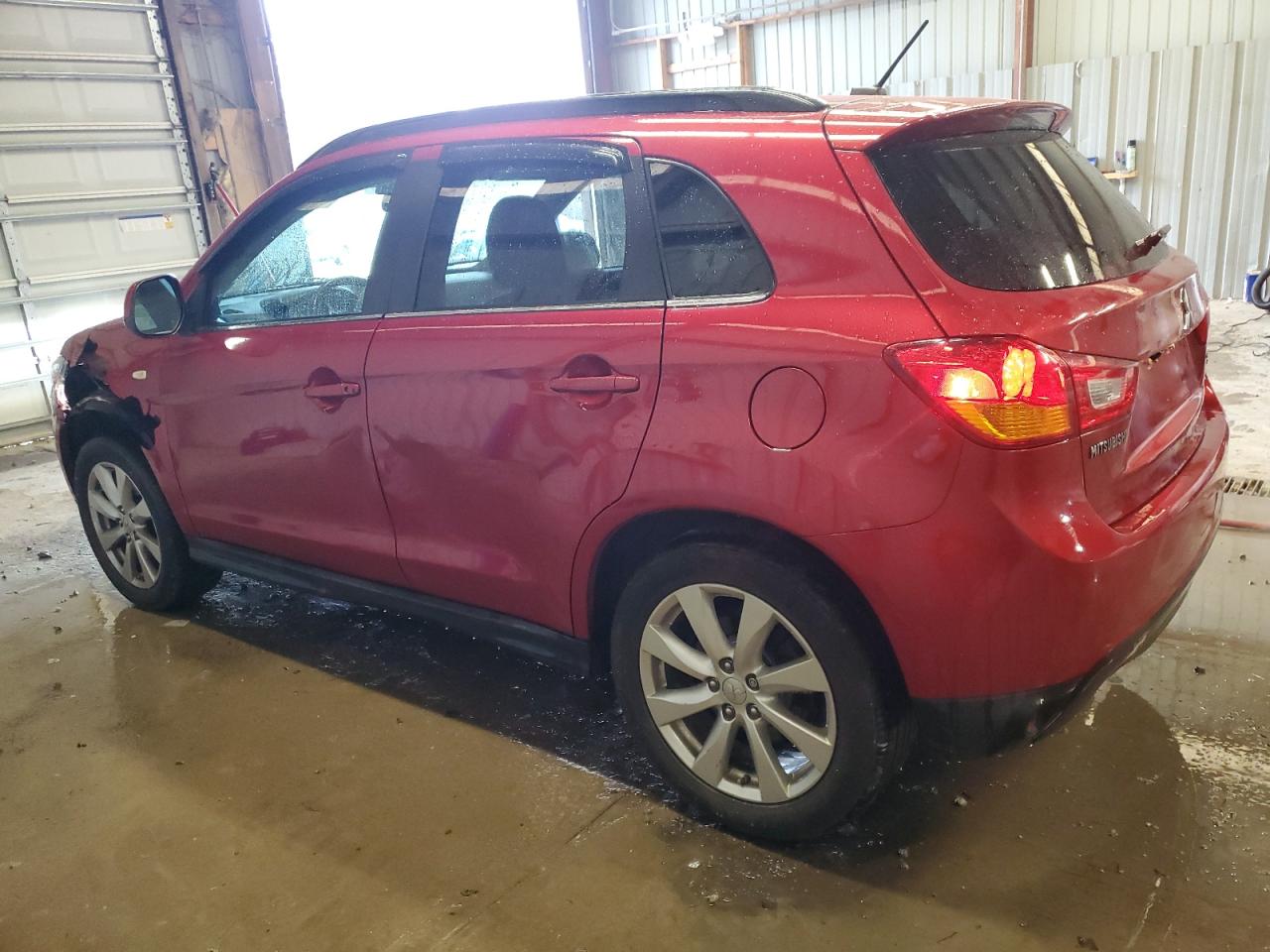 MITSUBISHI OUTLANDER SE