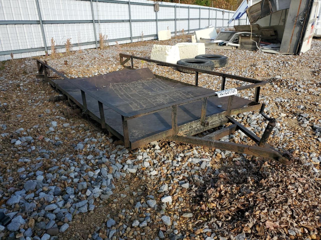 Lot #3305619716 2000 UTILITY TRAILER