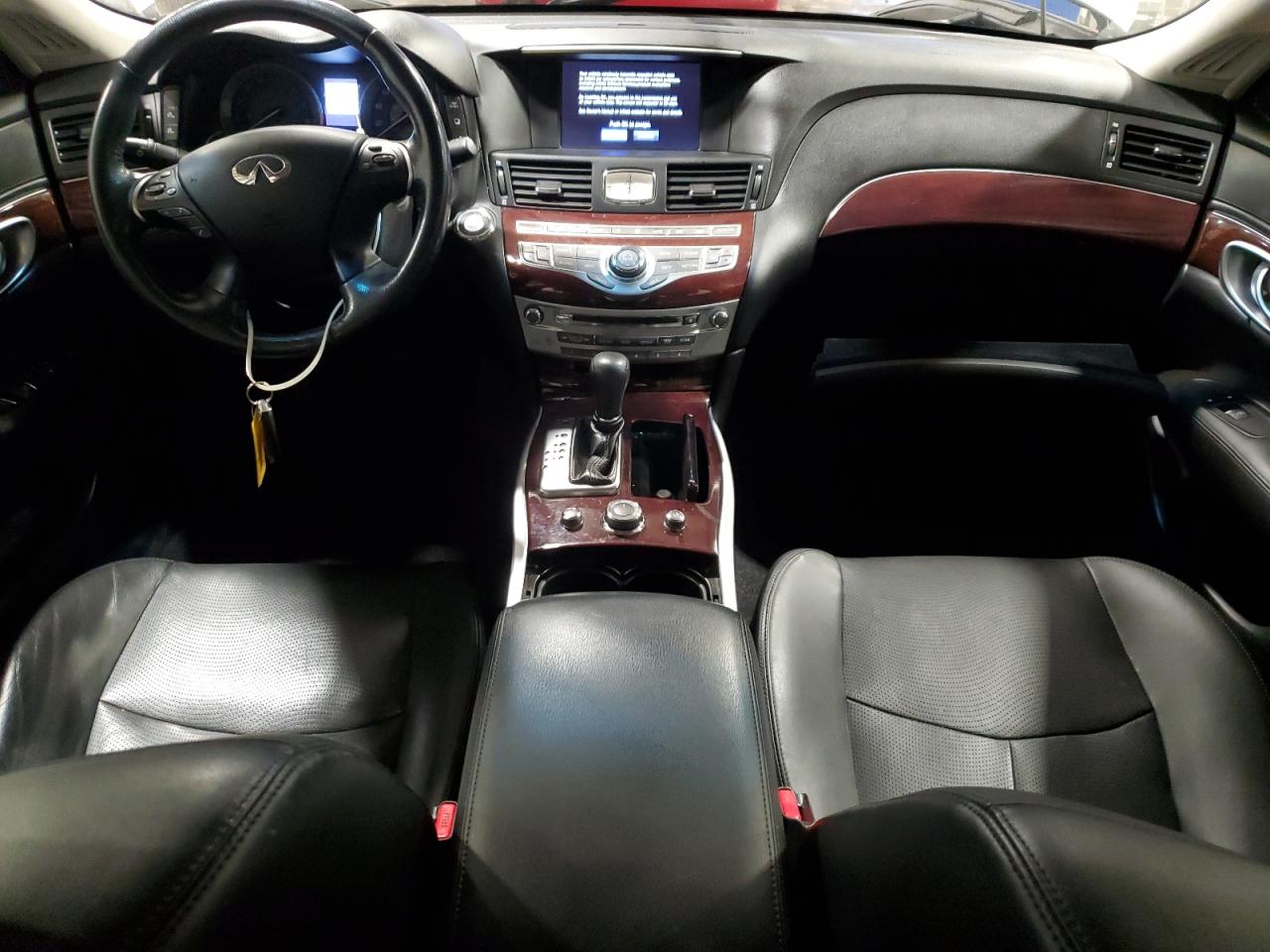 INFINITI Q70 3.7 LUXE