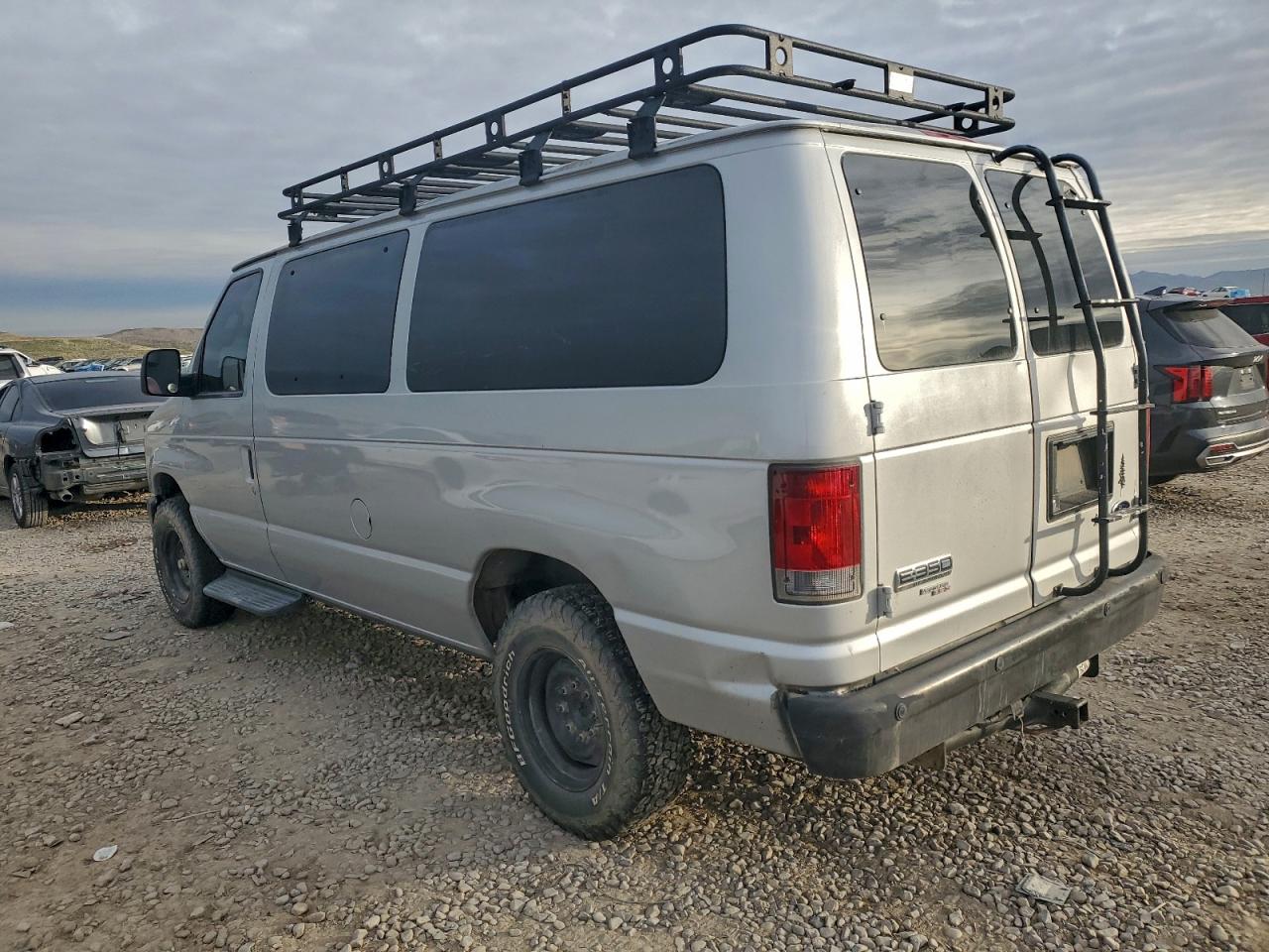 FORD ECONOLINE E350 SUPER DUTY WAGON