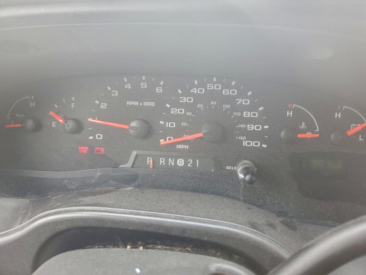 Lot #3301847437 2005 FORD E250