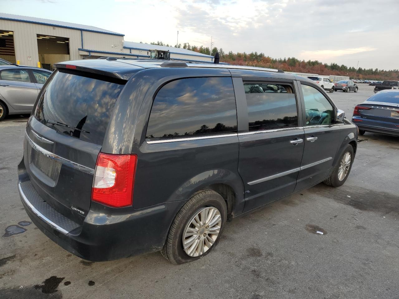 CHRYSLER TOWN & COUNTRY LIMITED