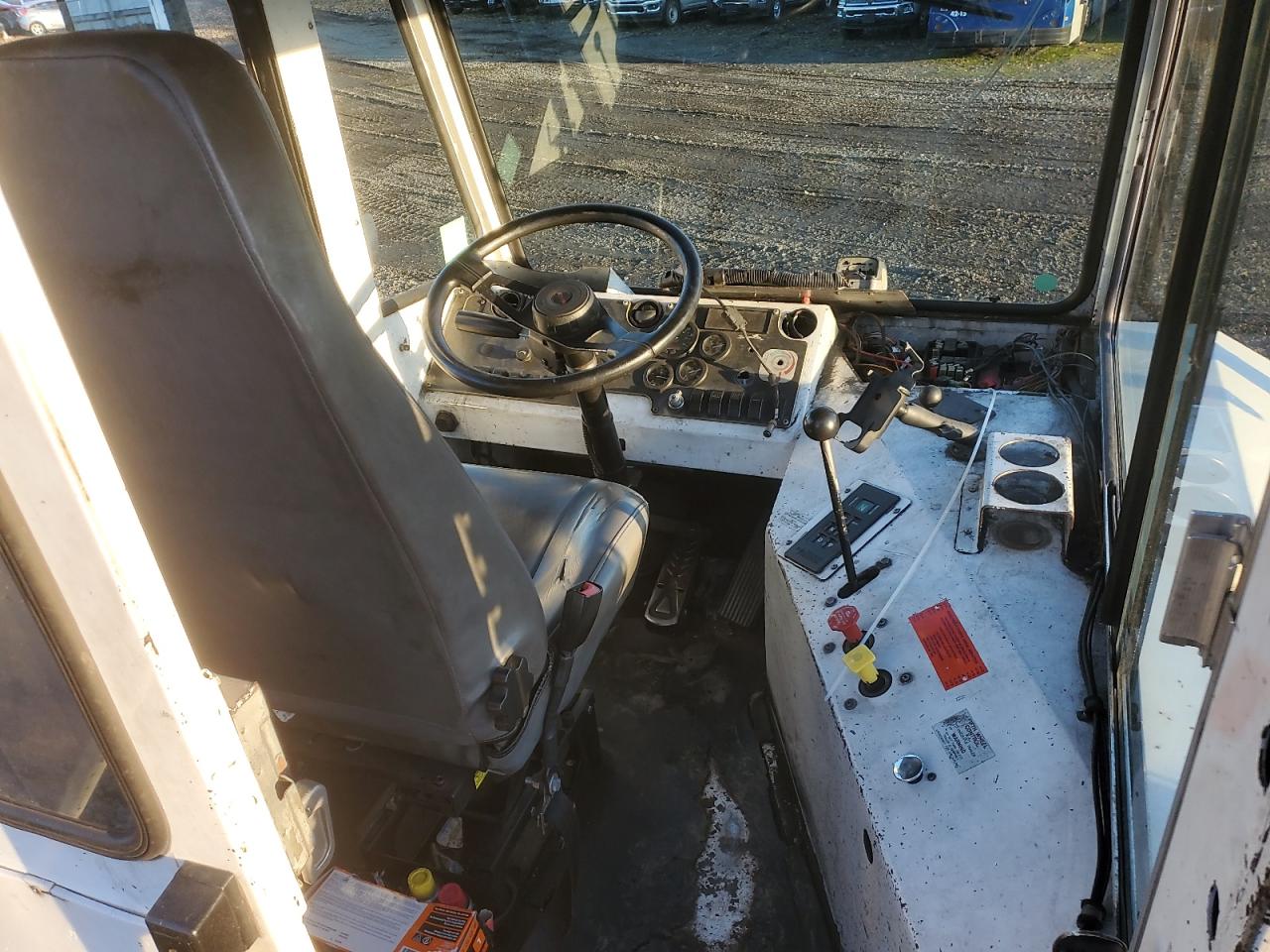 Lot #3308292154 2012 CAPACITY YARD TRUCK