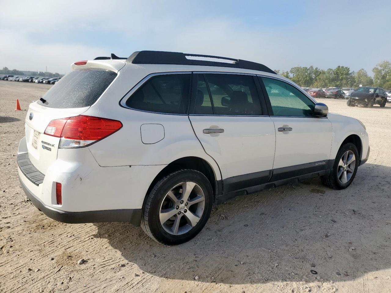 Lot #3304505436 2014 SUBARU OUTBACK 2.