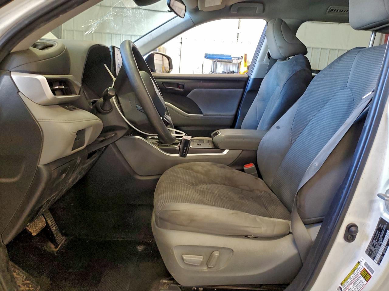 Lot #3318913916 2021 TOYOTA HIGHLANDER