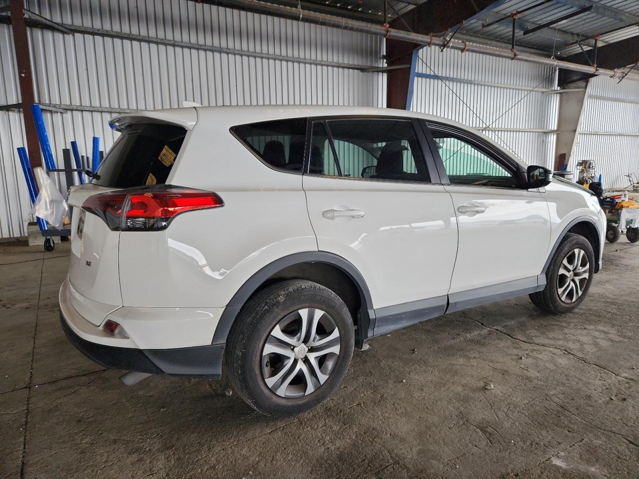 TOYOTA RAV4 LE