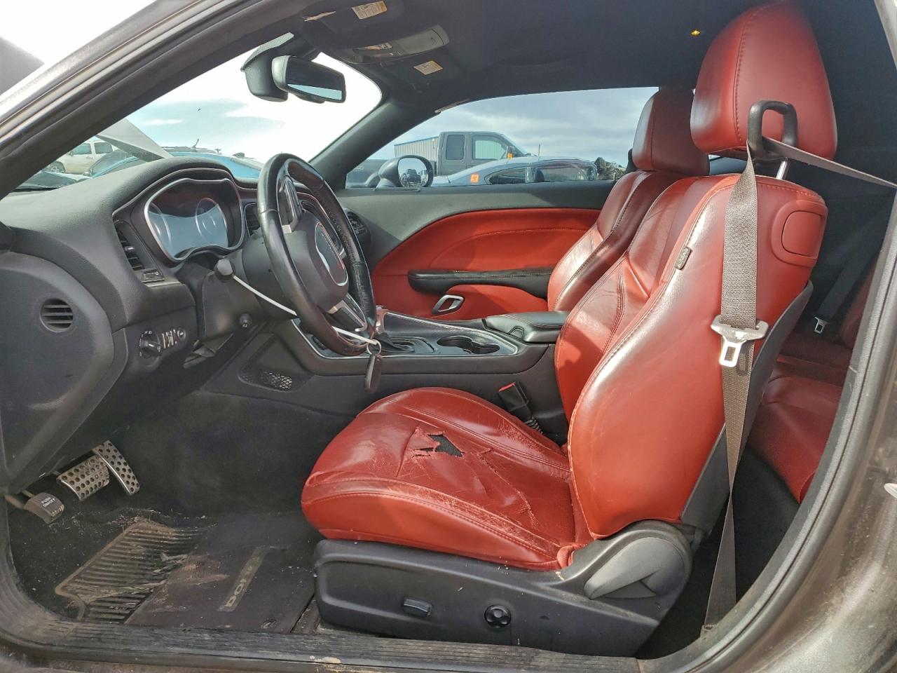 Lot #3318095365 2016 DODGE CHALLENGER