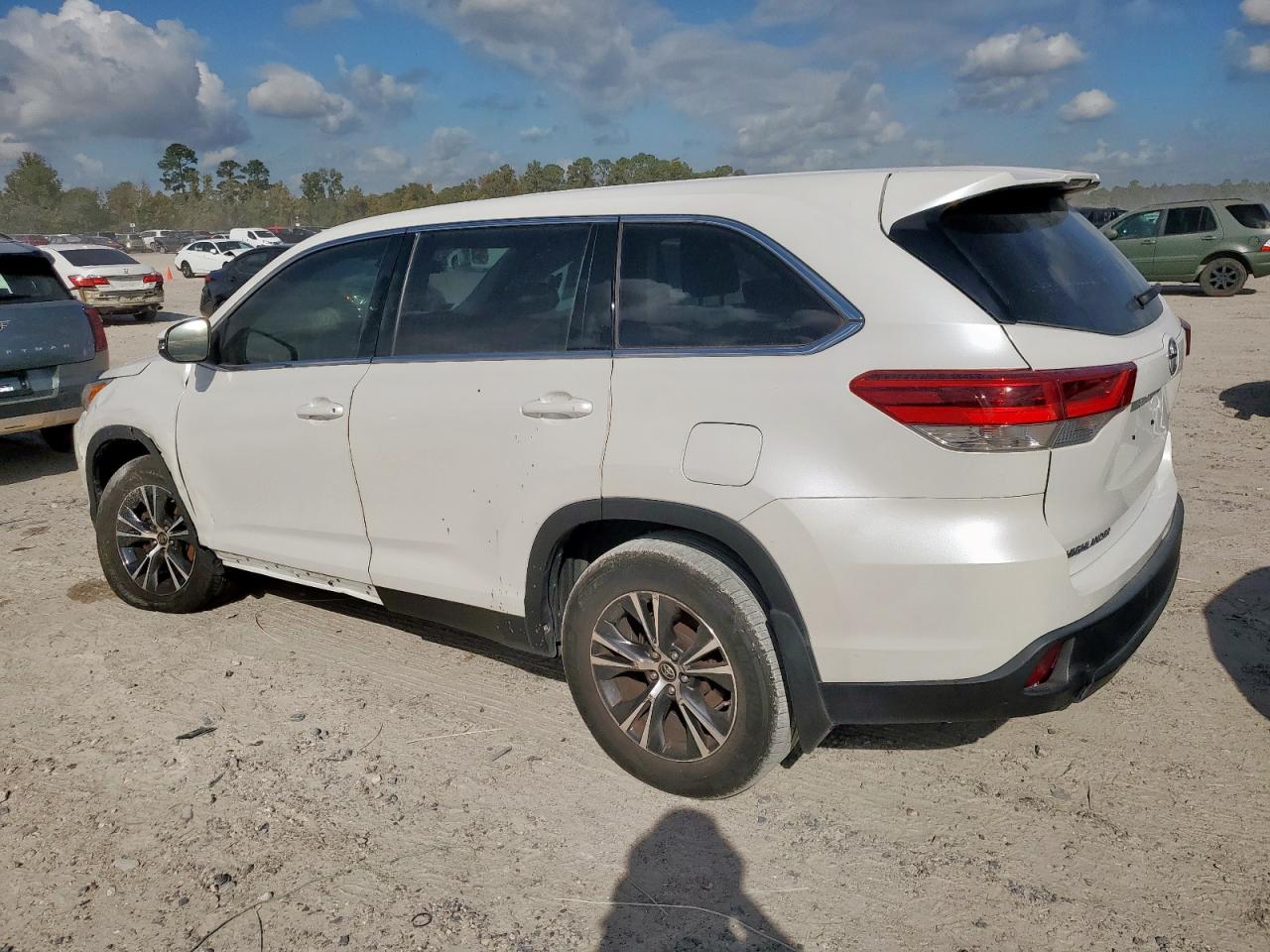 TOYOTA HIGHLANDER LE