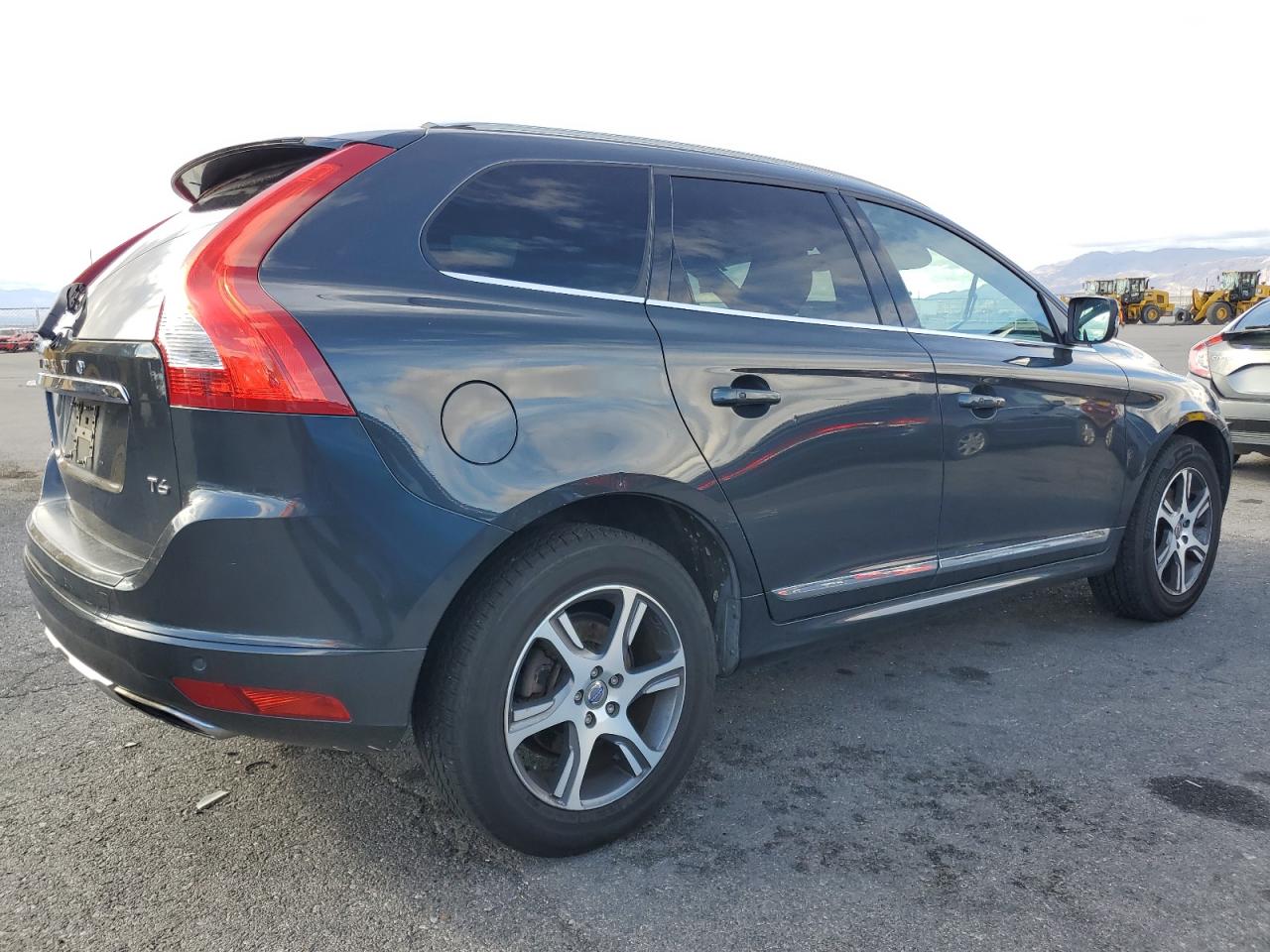 VOLVO XC60 T6 PREMIER