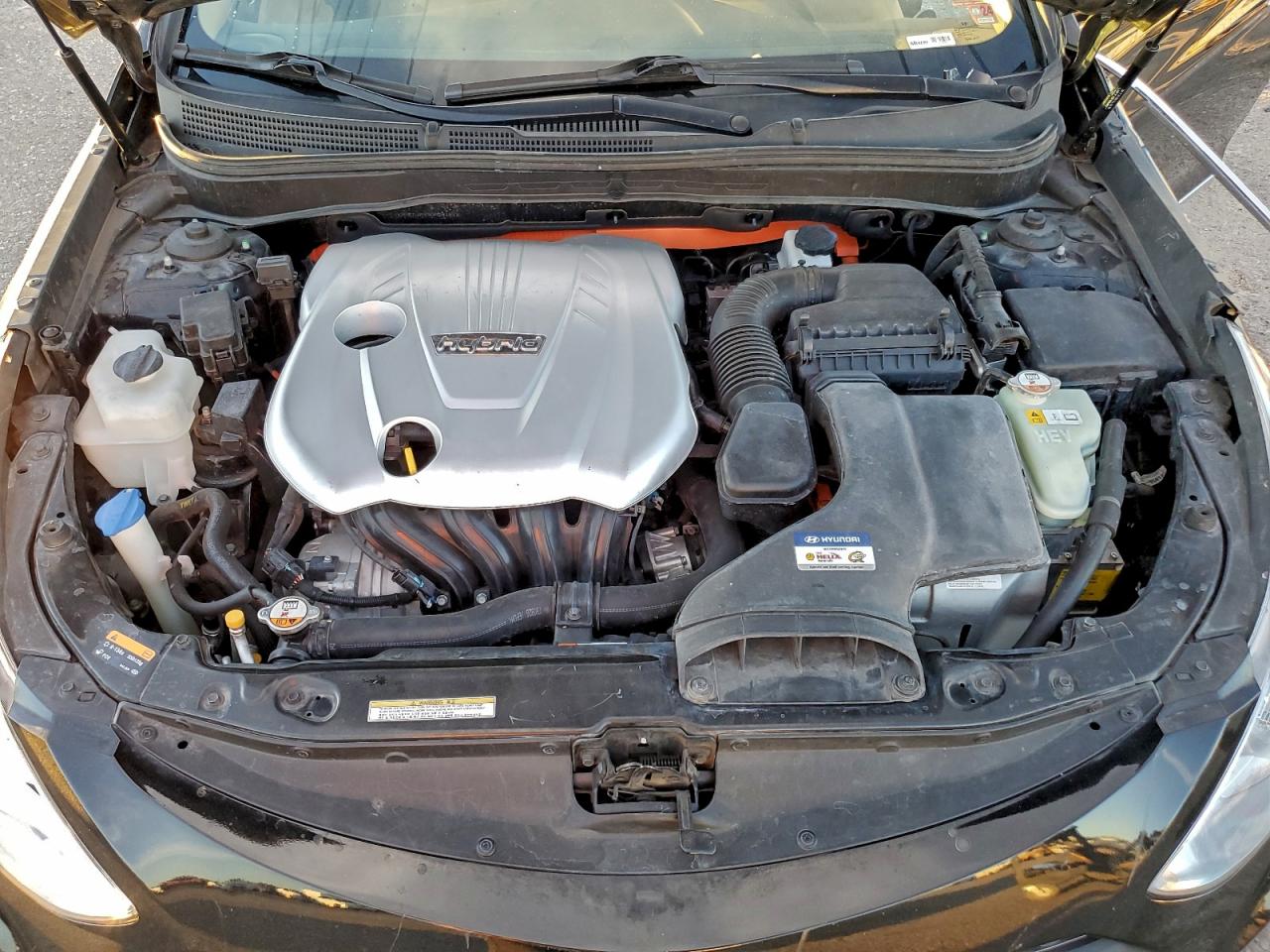 HYUNDAI SONATA HYBRID