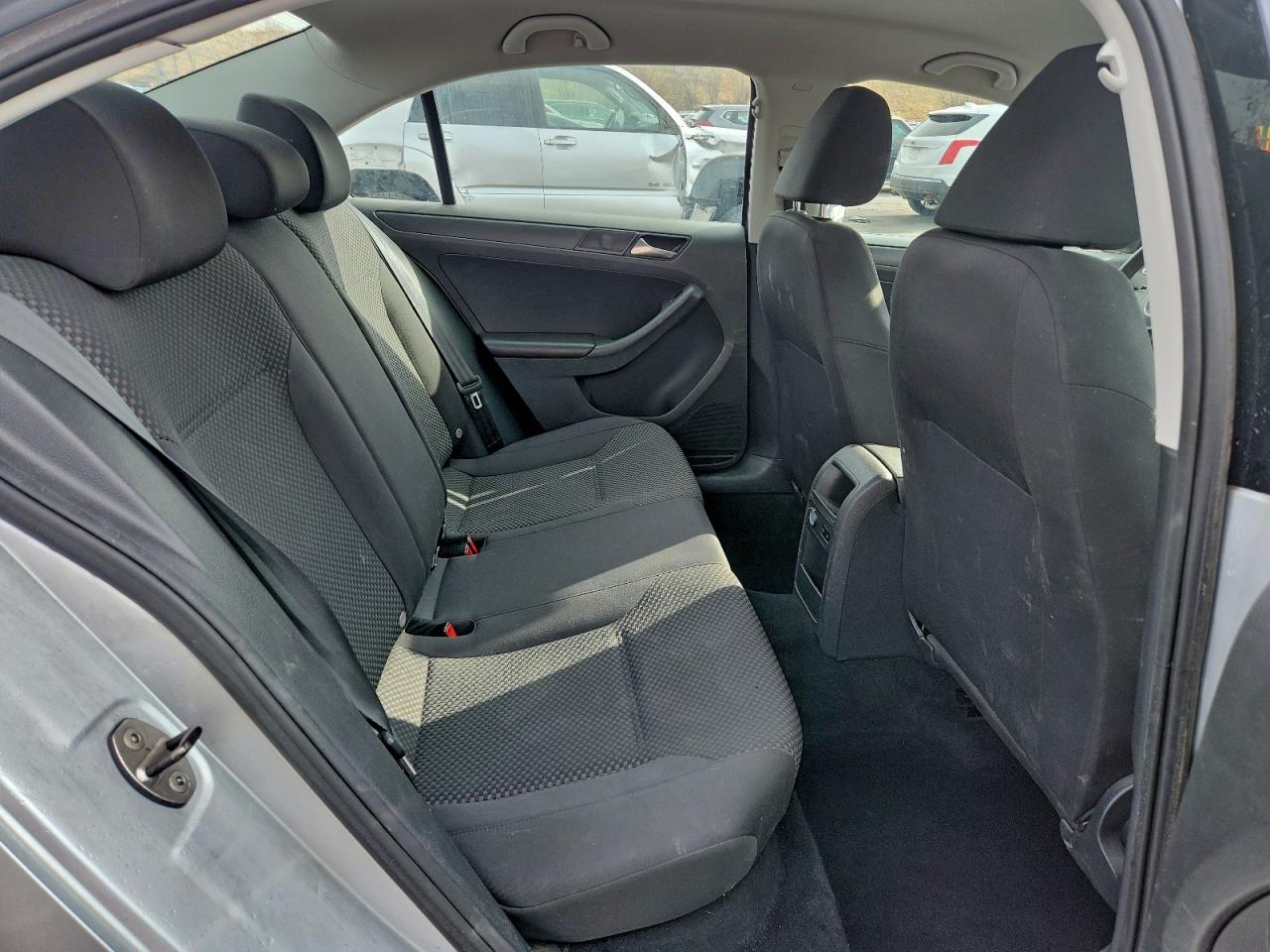 VOLKSWAGEN JETTA BASE