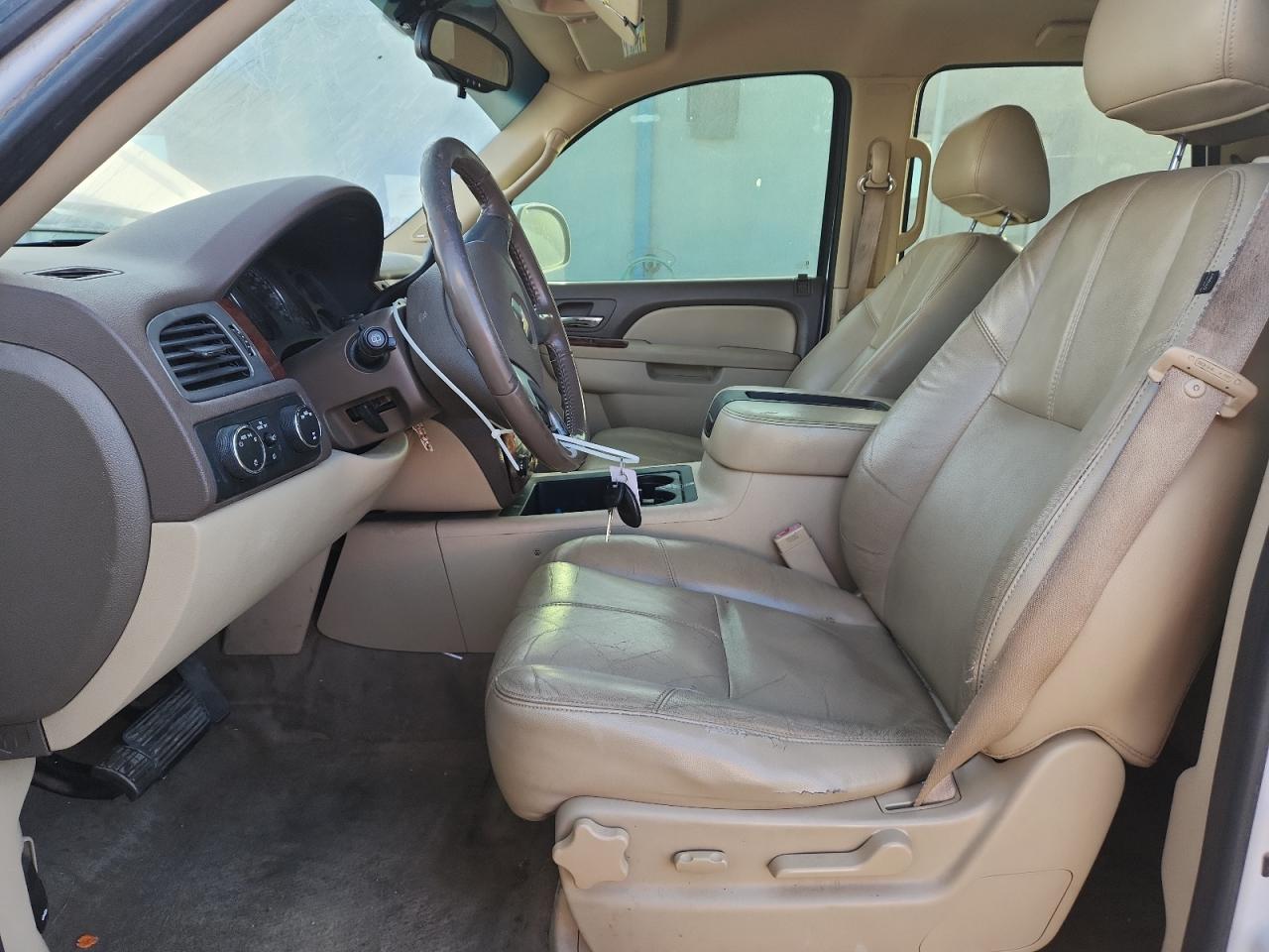 CHEVROLET TAHOE K1500 LT