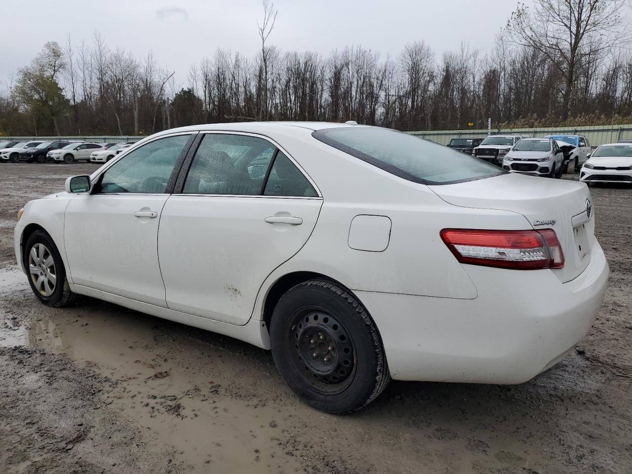 TOYOTA CAMRY BASE