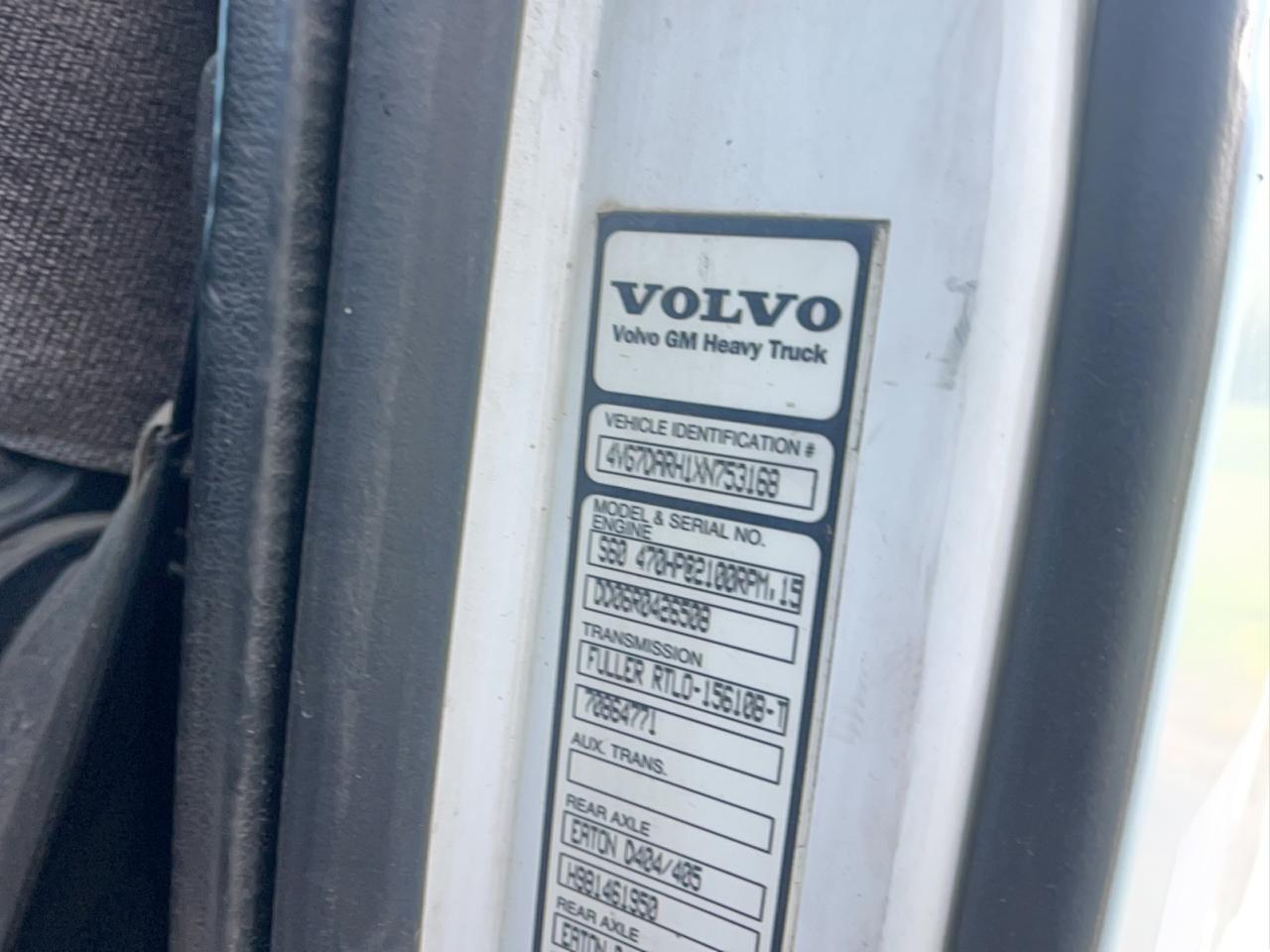 Lot #3291180956 1999 VOLVO VN