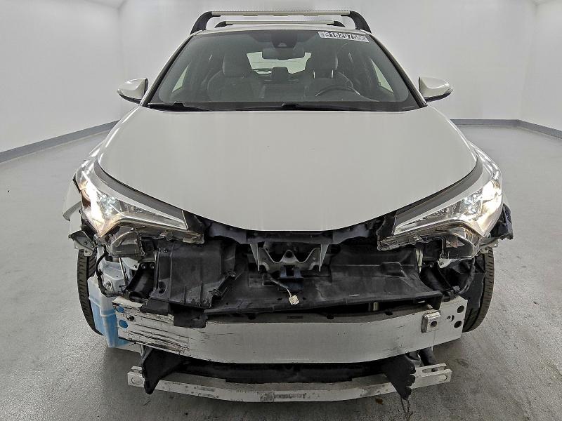 2019 TOYOTA C-HR XLE #3304530457