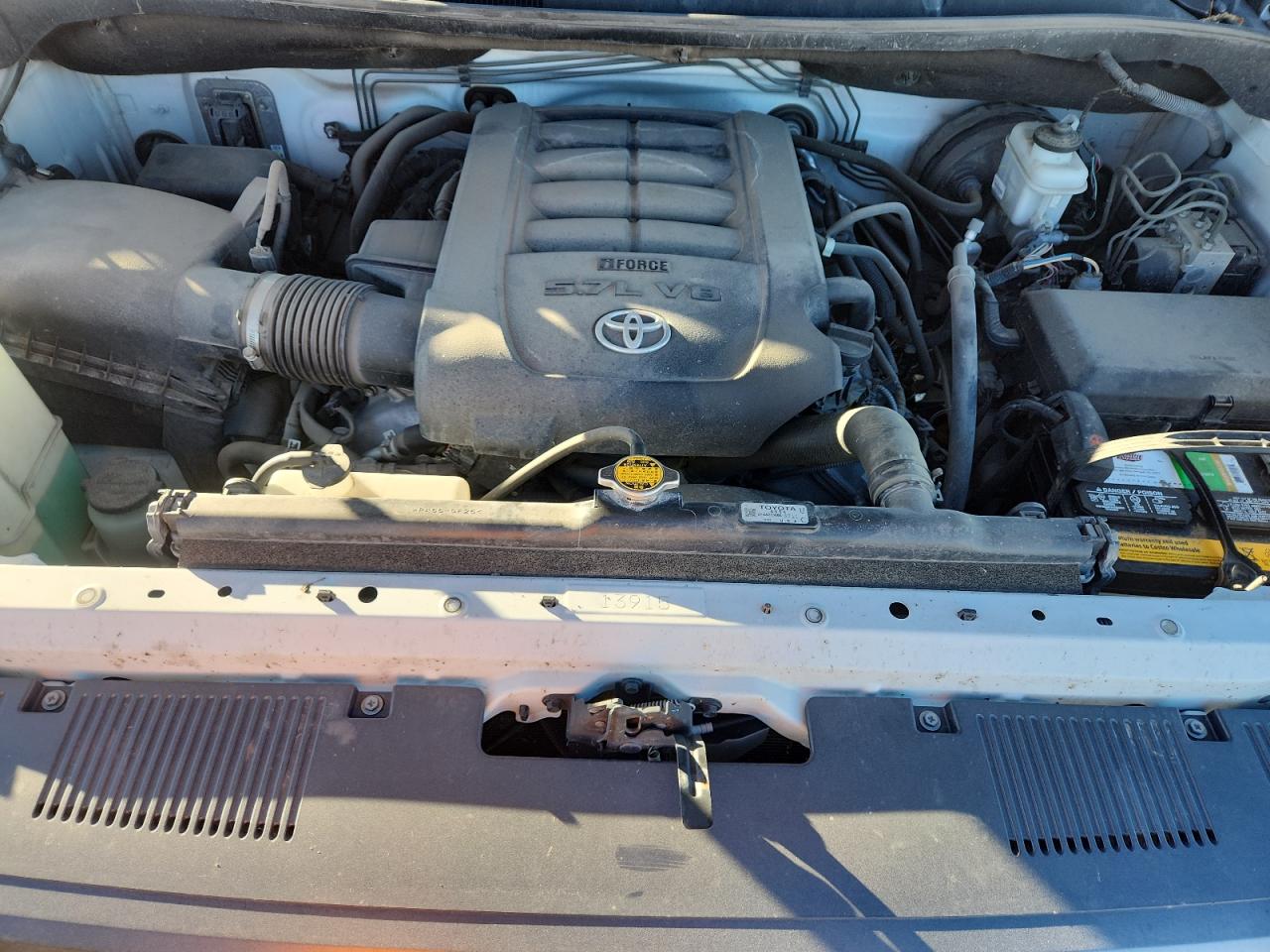 TOYOTA TUNDRA CREWMAX SR5