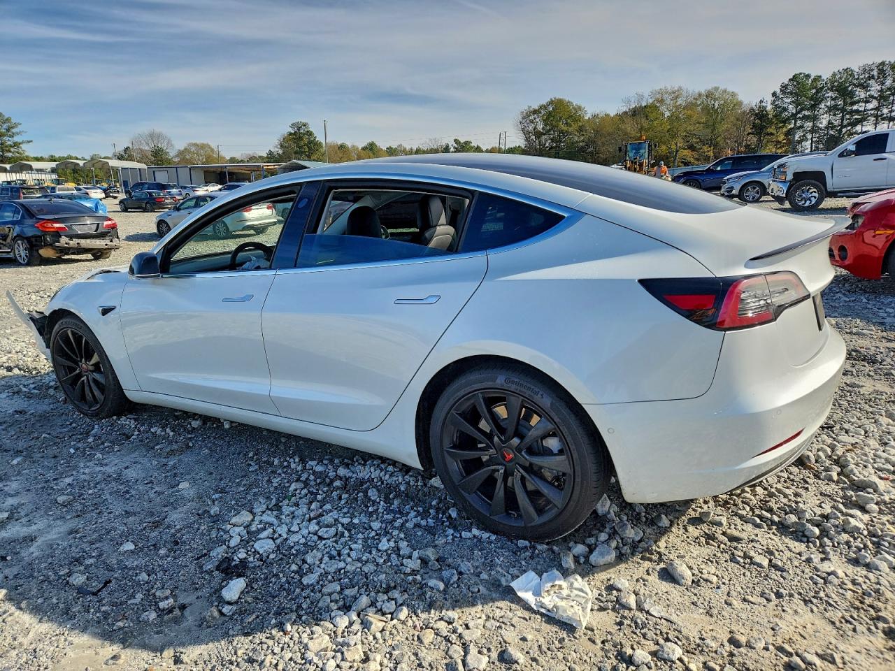 TESLA MODEL 3