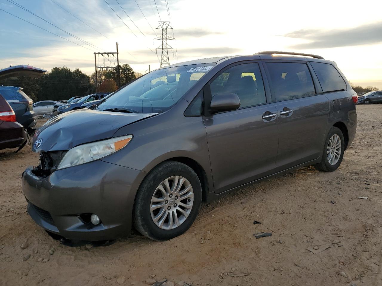TOYOTA SIENNA XLE