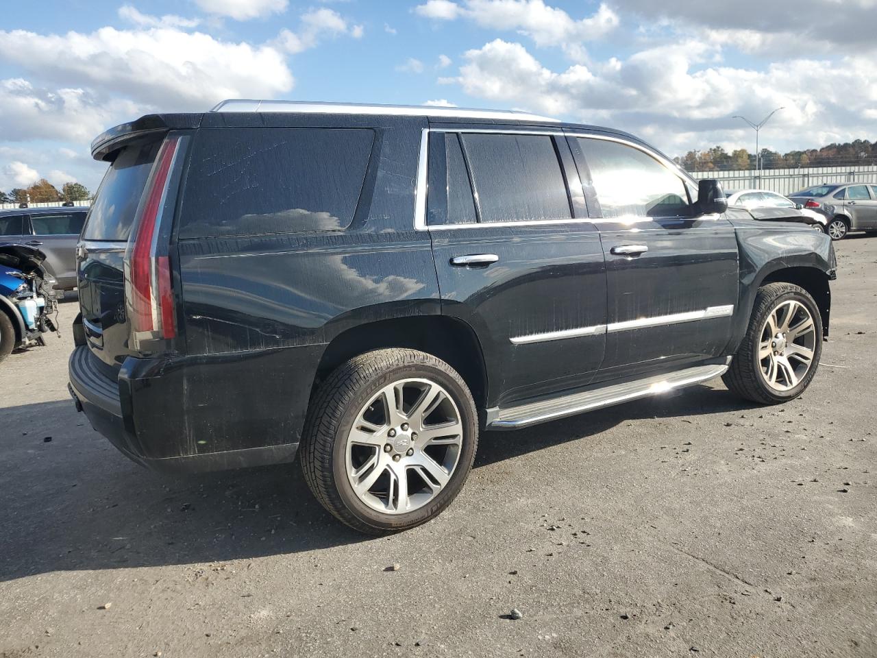 CADILLAC ESCALADE LUXURY