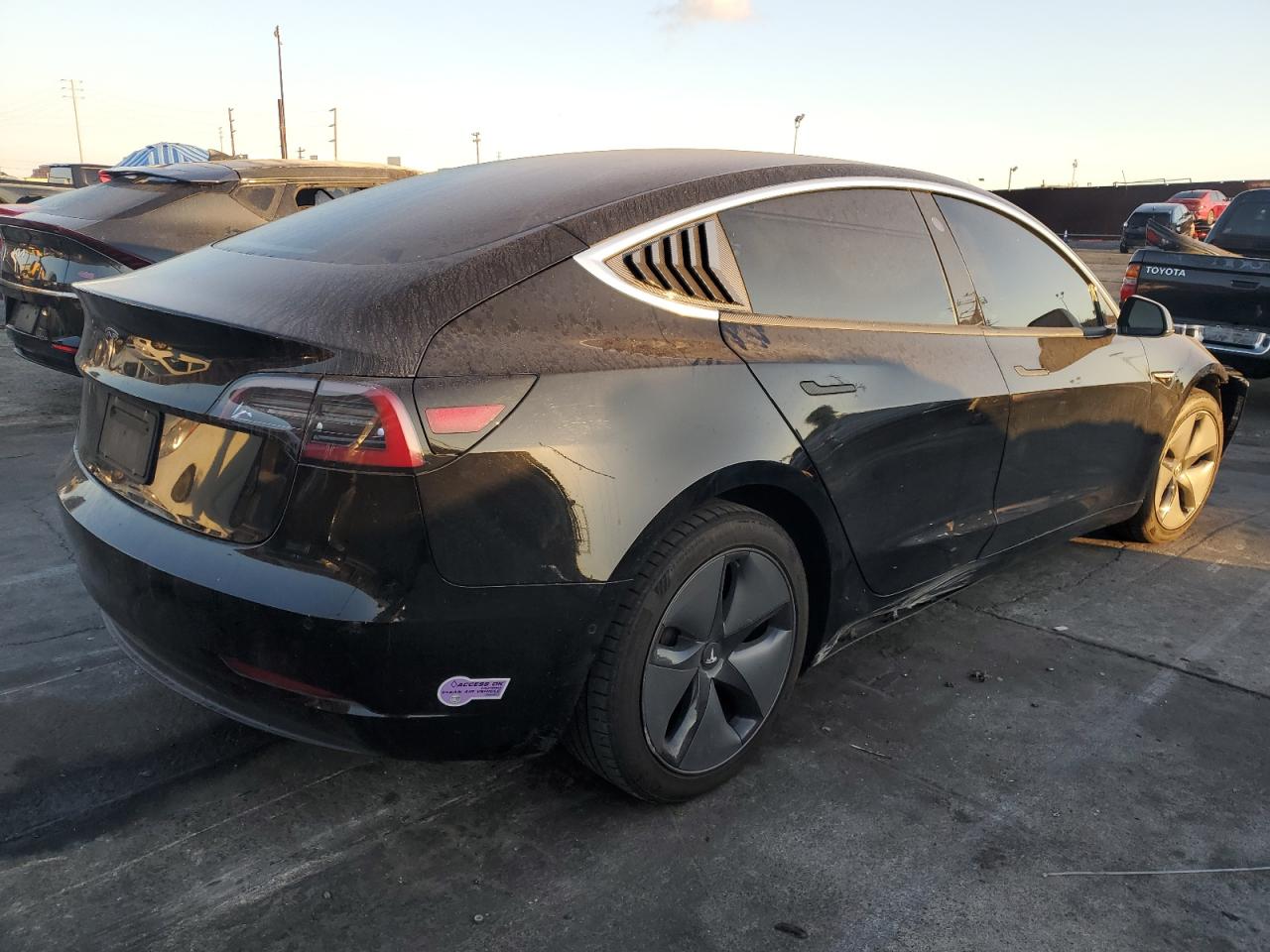 TESLA MODEL 3
