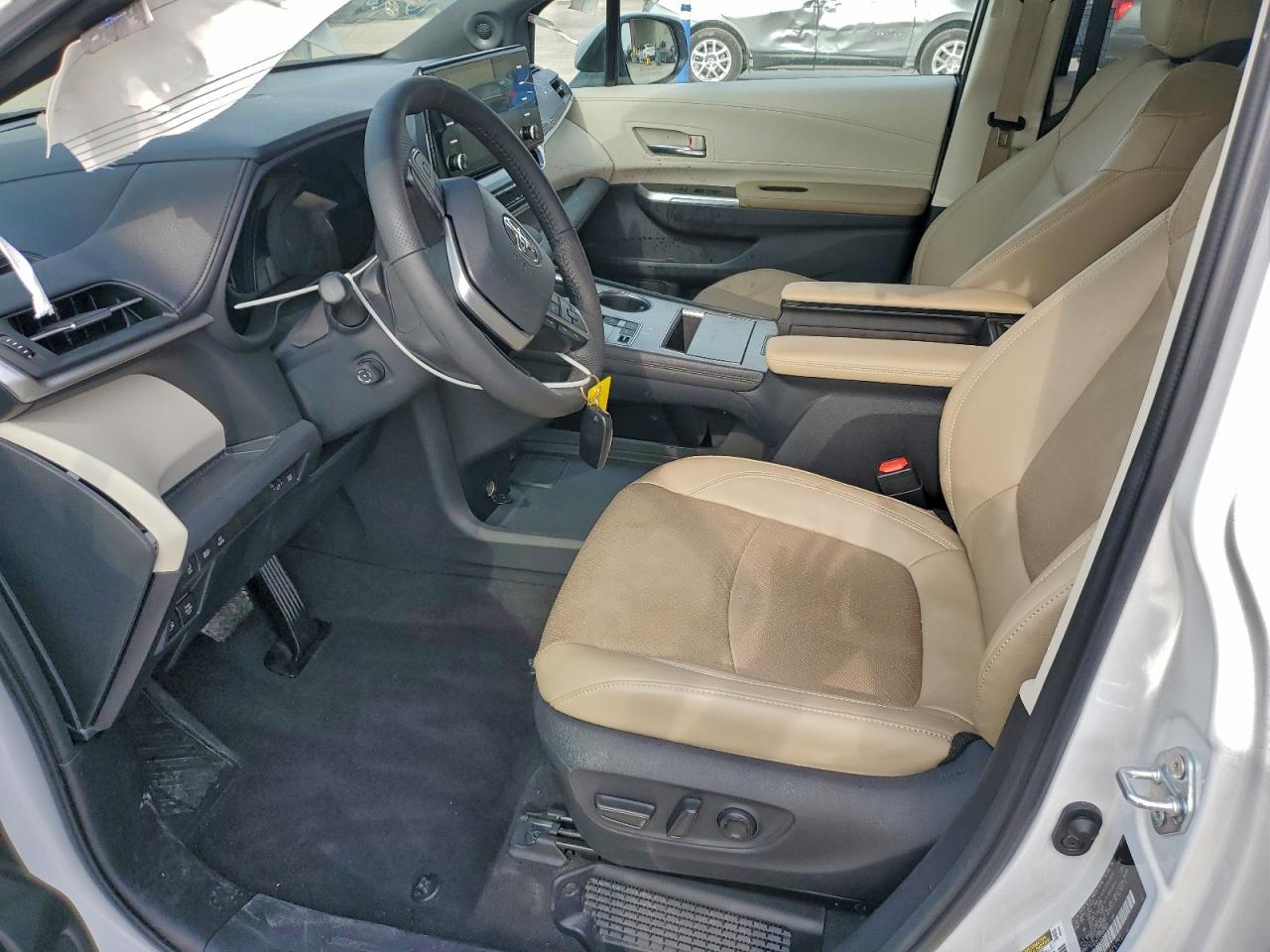 TOYOTA SIENNA LIMITED