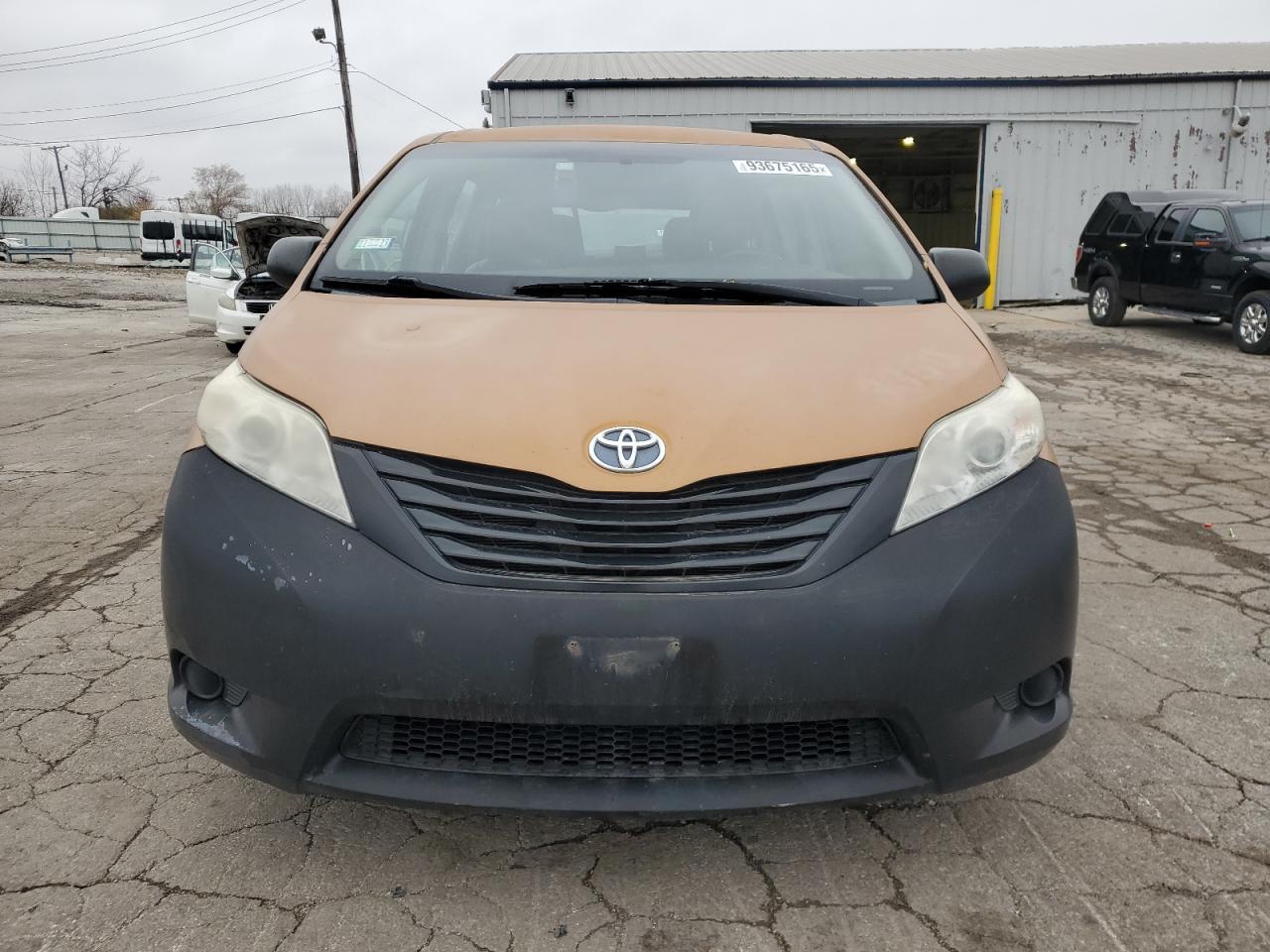 TOYOTA SIENNA