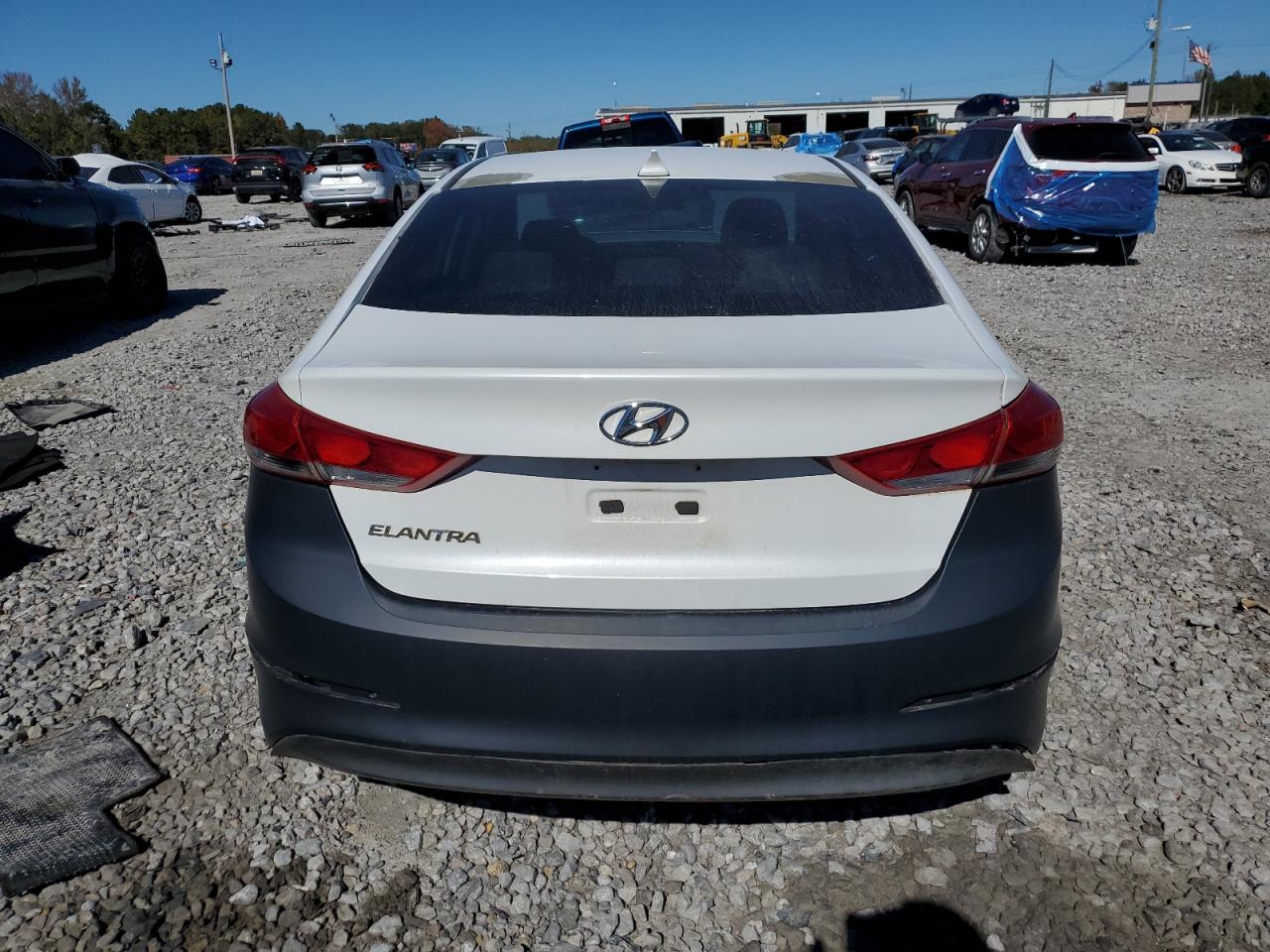 HYUNDAI ELANTRA SE